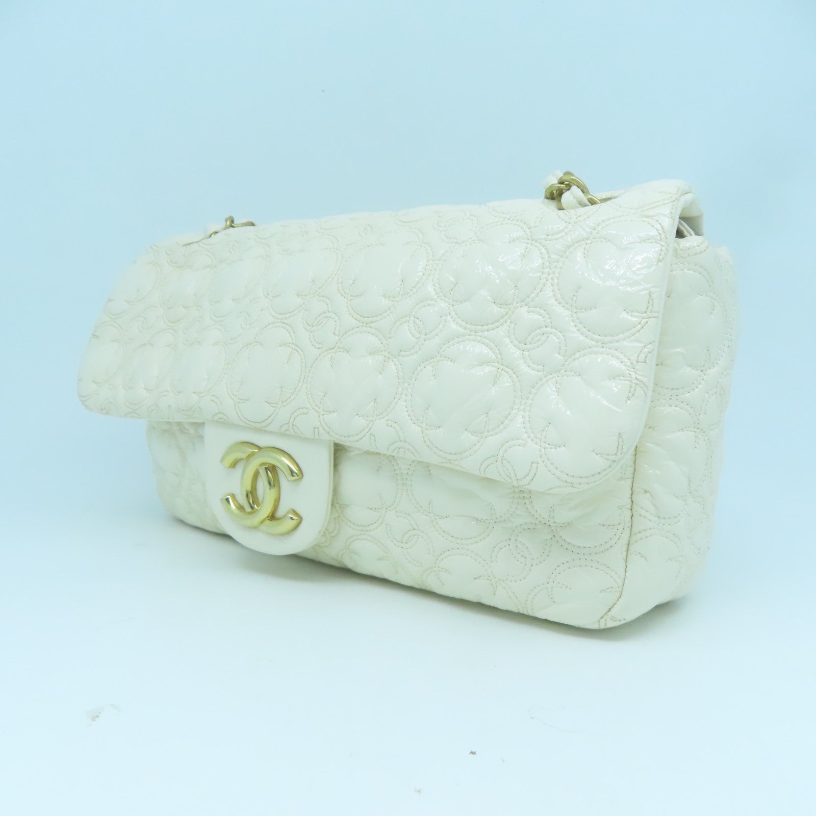 CHANEL 漆皮皮革Chain Shoulder金扣鏈帶肩背袋白色