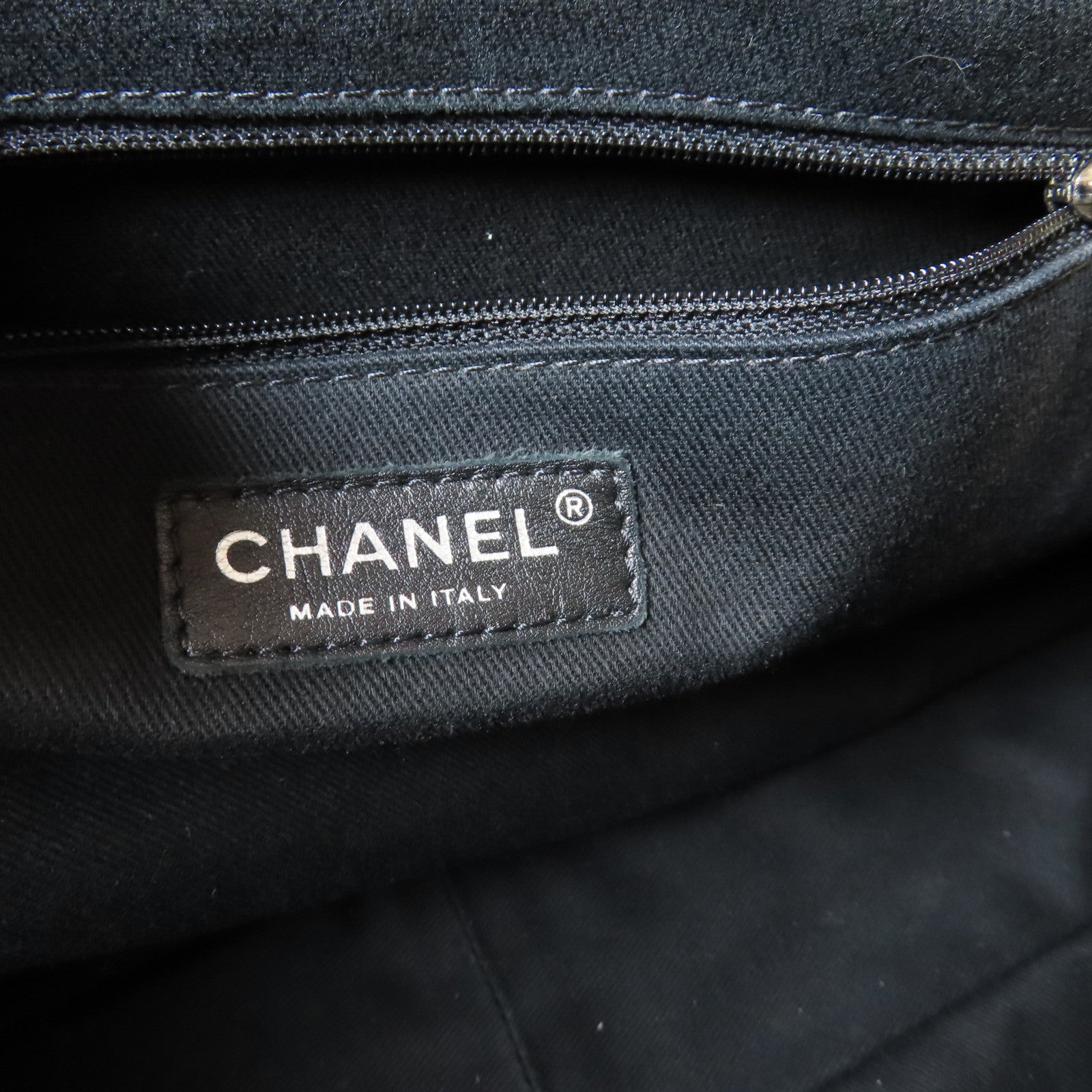 CHANEL 菱格Caviar皮革Chain Shoulder銀扣肩背袋黑色