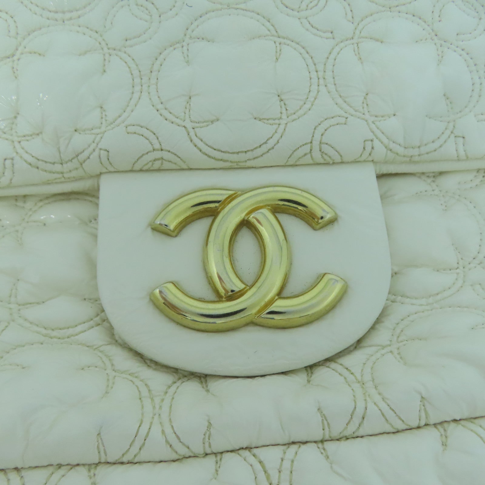 CHANEL 漆皮皮革Chain Shoulder金扣鏈帶肩背袋白色