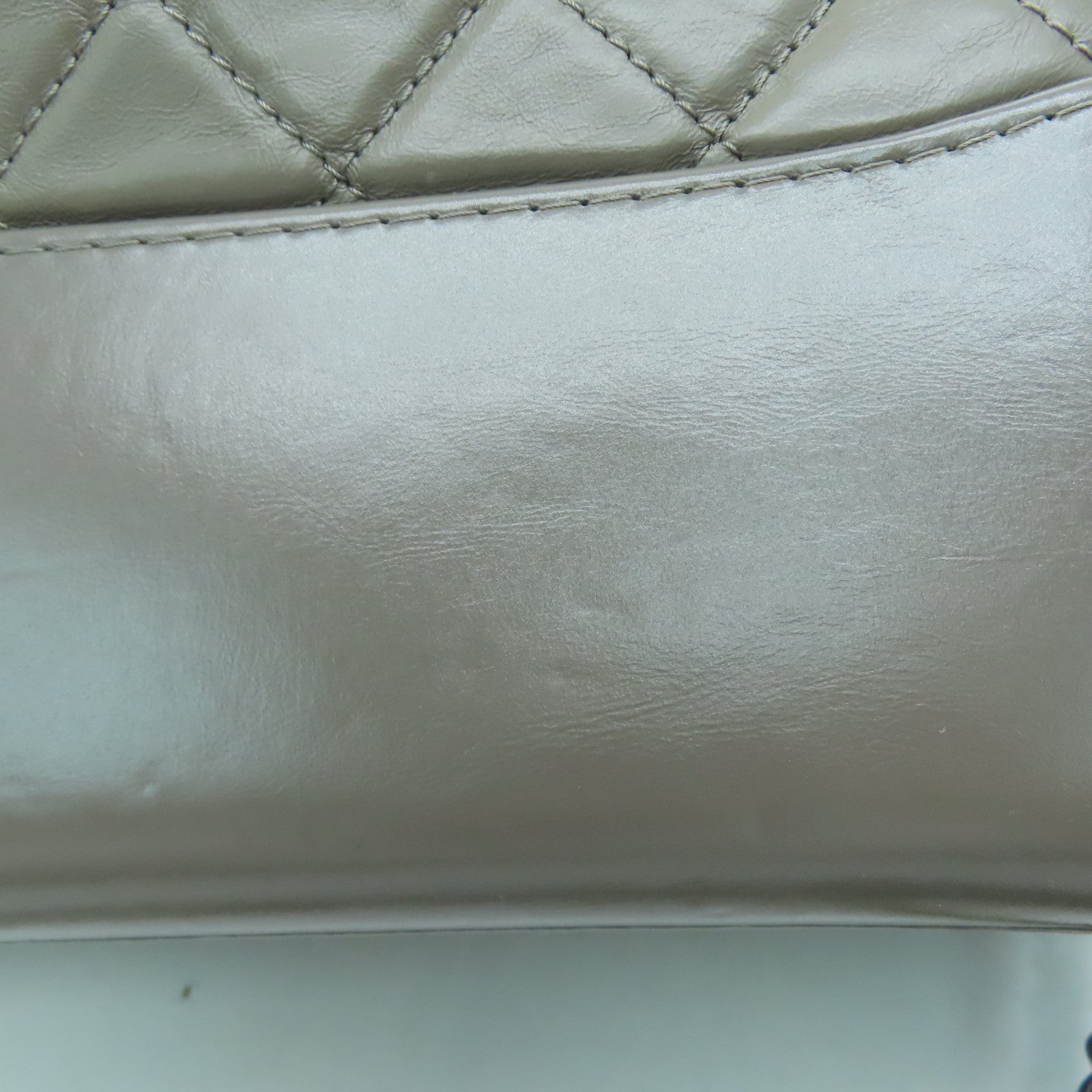 CHANEL 菱格Aged Calf皮革Gabrielle肩背袋灰色