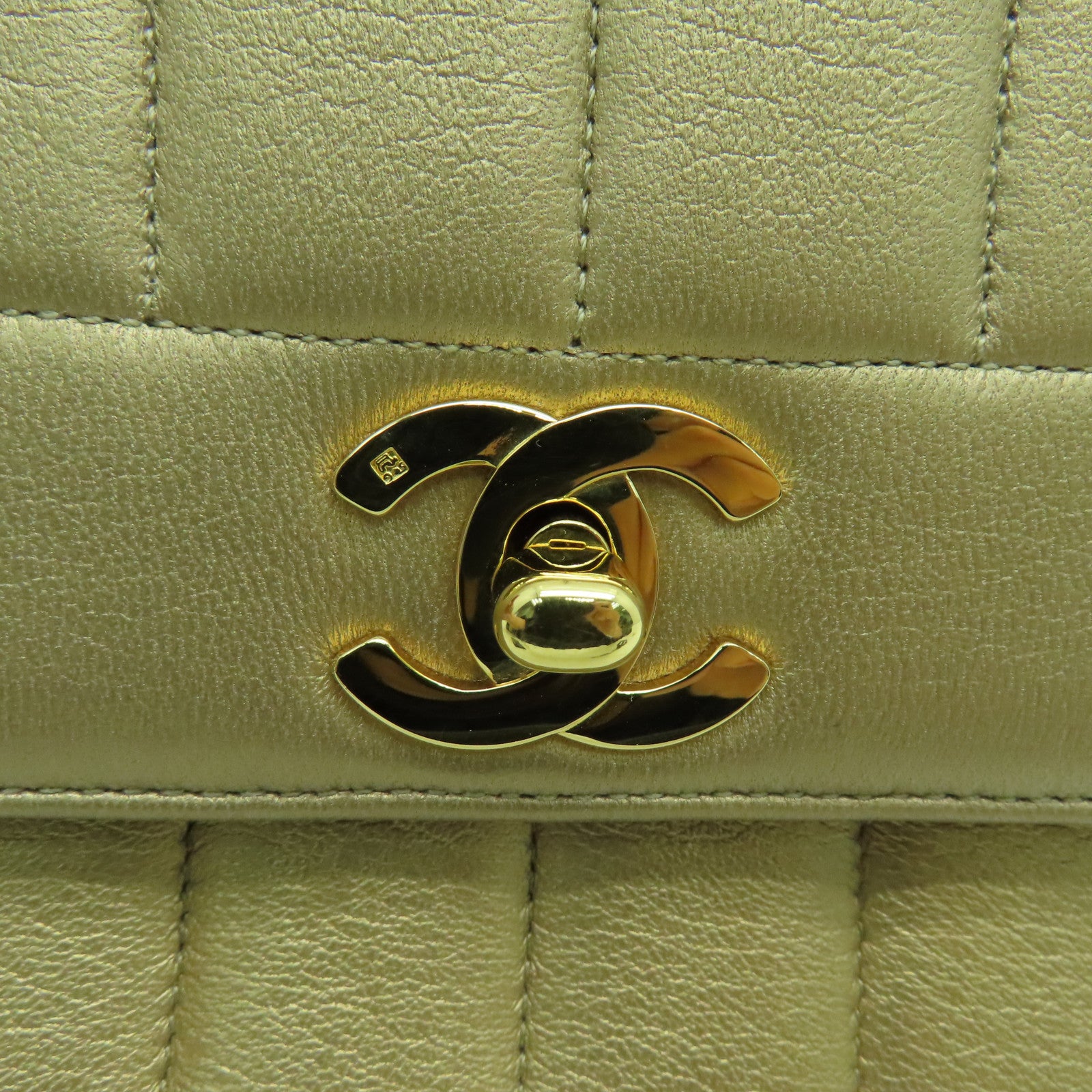 CHANEL 羊皮皮革Chain Shoulder链带肩背袋金扣金色