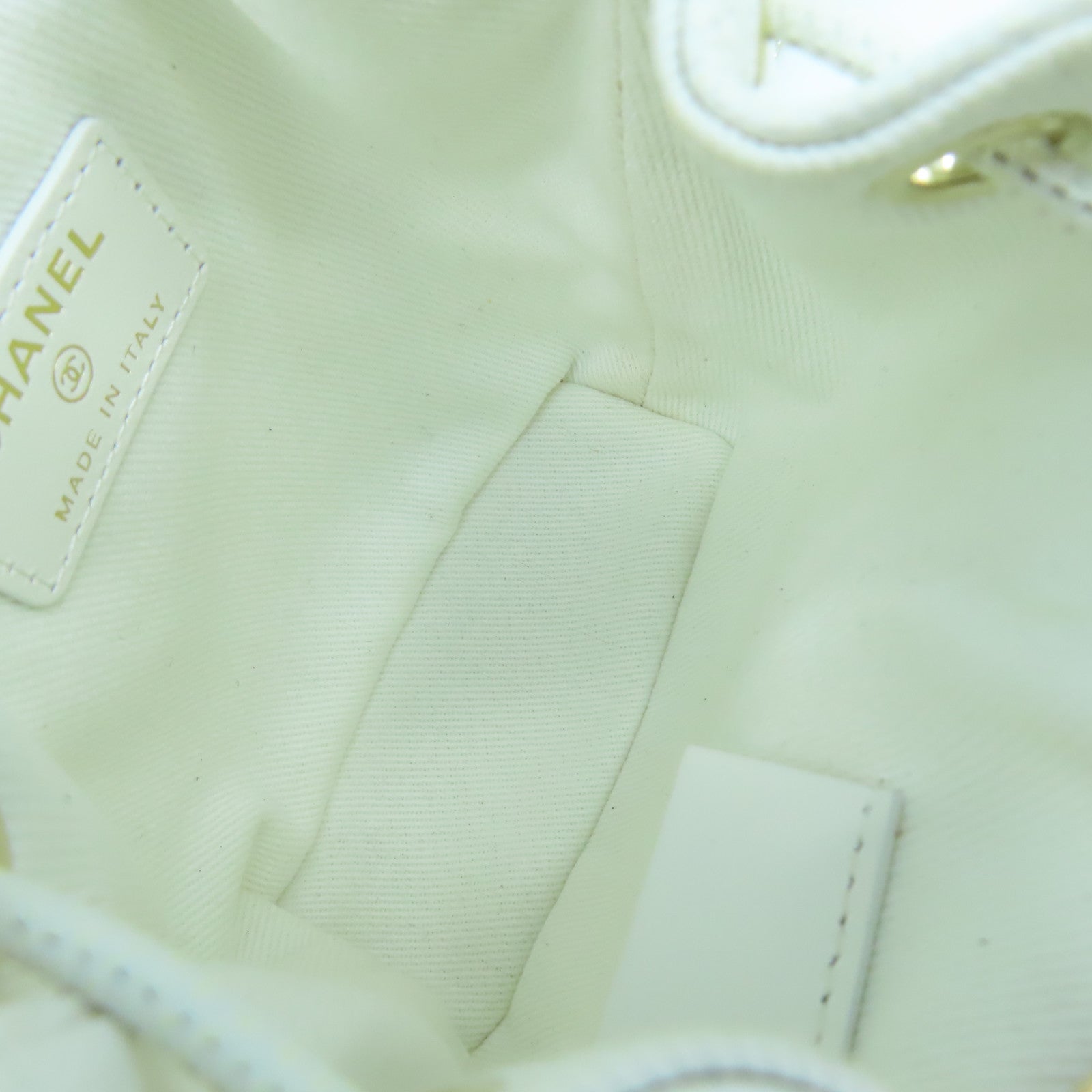 CHANEL 菱格Caviar皮革Hobo Mini Bag金扣鏈帶肩背袋白色