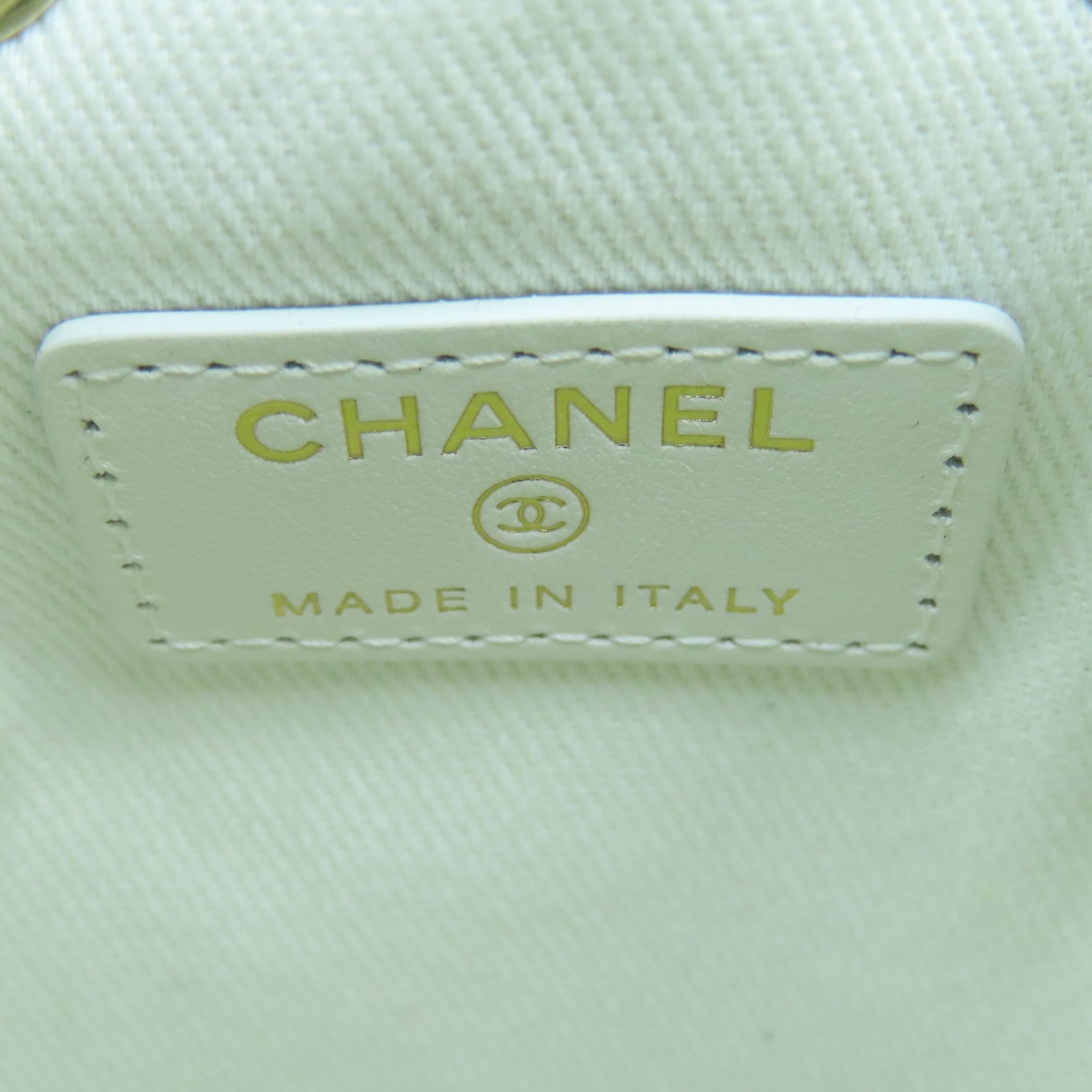 CHANEL 菱格Caviar皮革Hobo Mini Bag金扣鏈帶肩背袋白色