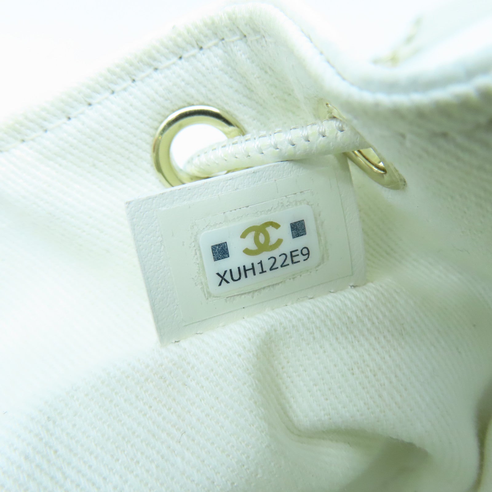 CHANEL 菱格Caviar皮革Hobo Mini Bag金扣鏈帶肩背袋白色