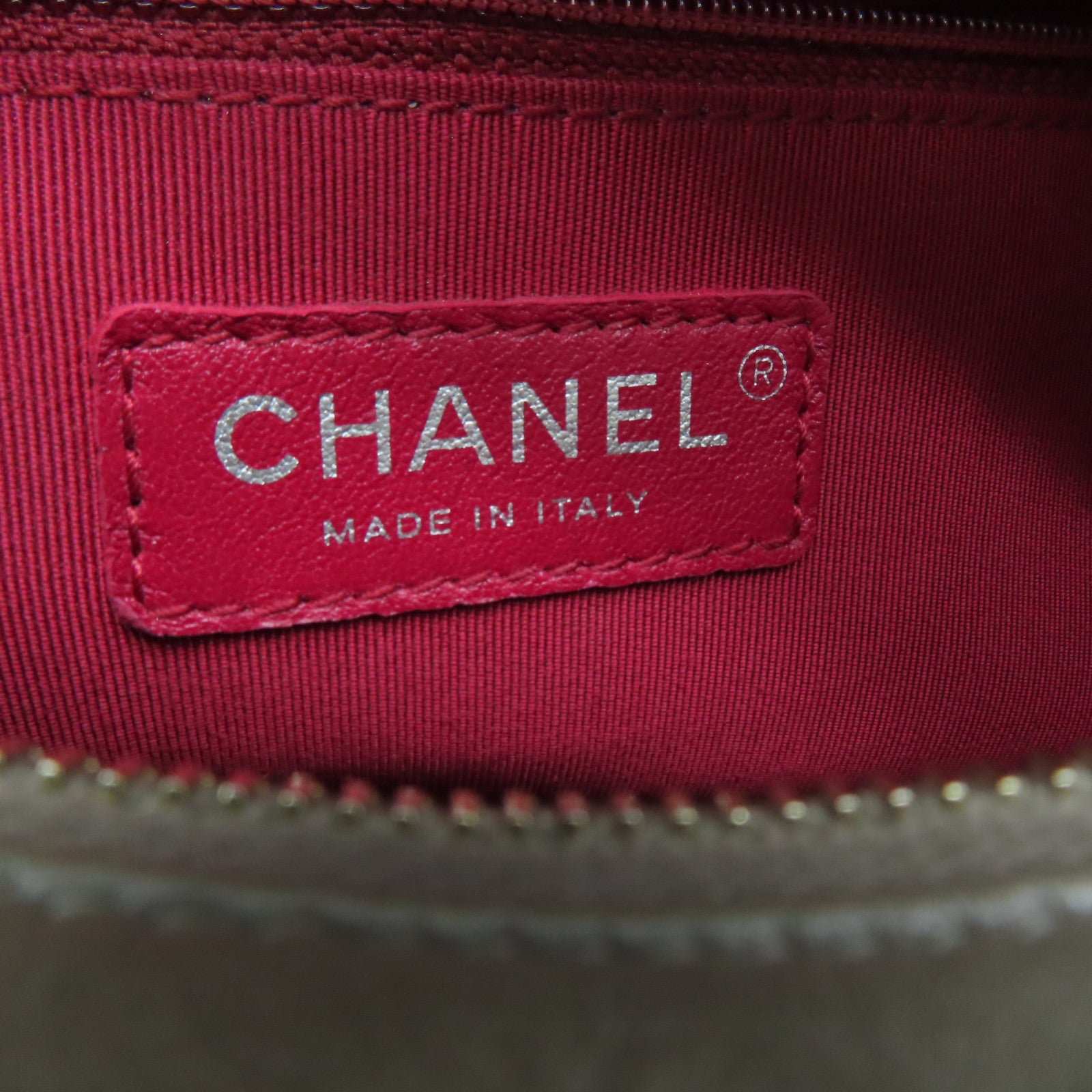 CHANEL 菱格Aged Calf皮革Gabrielle肩背袋灰色