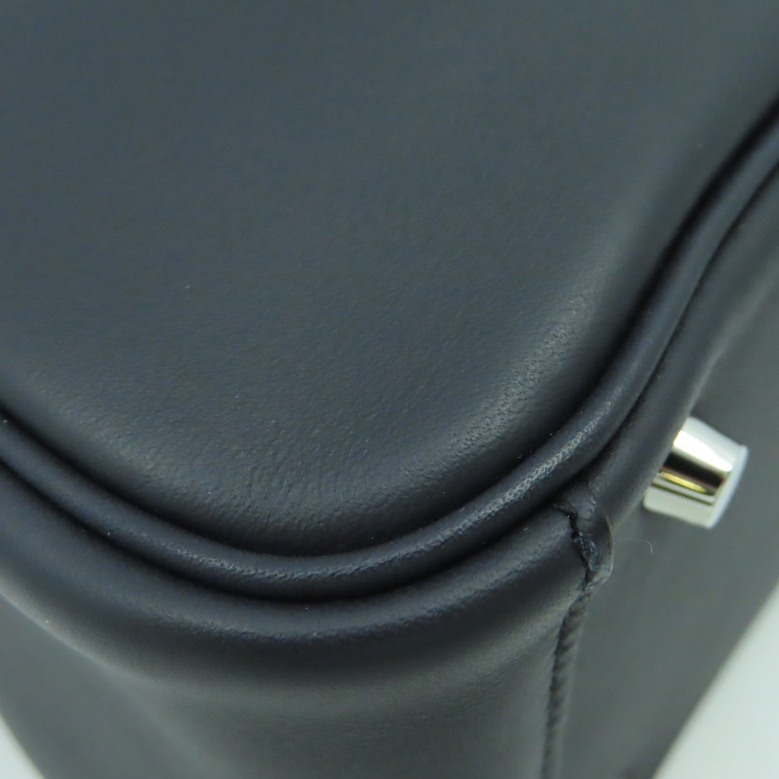 HERMES Swift皮革Mini Lindy銀扣肩背袋黑色