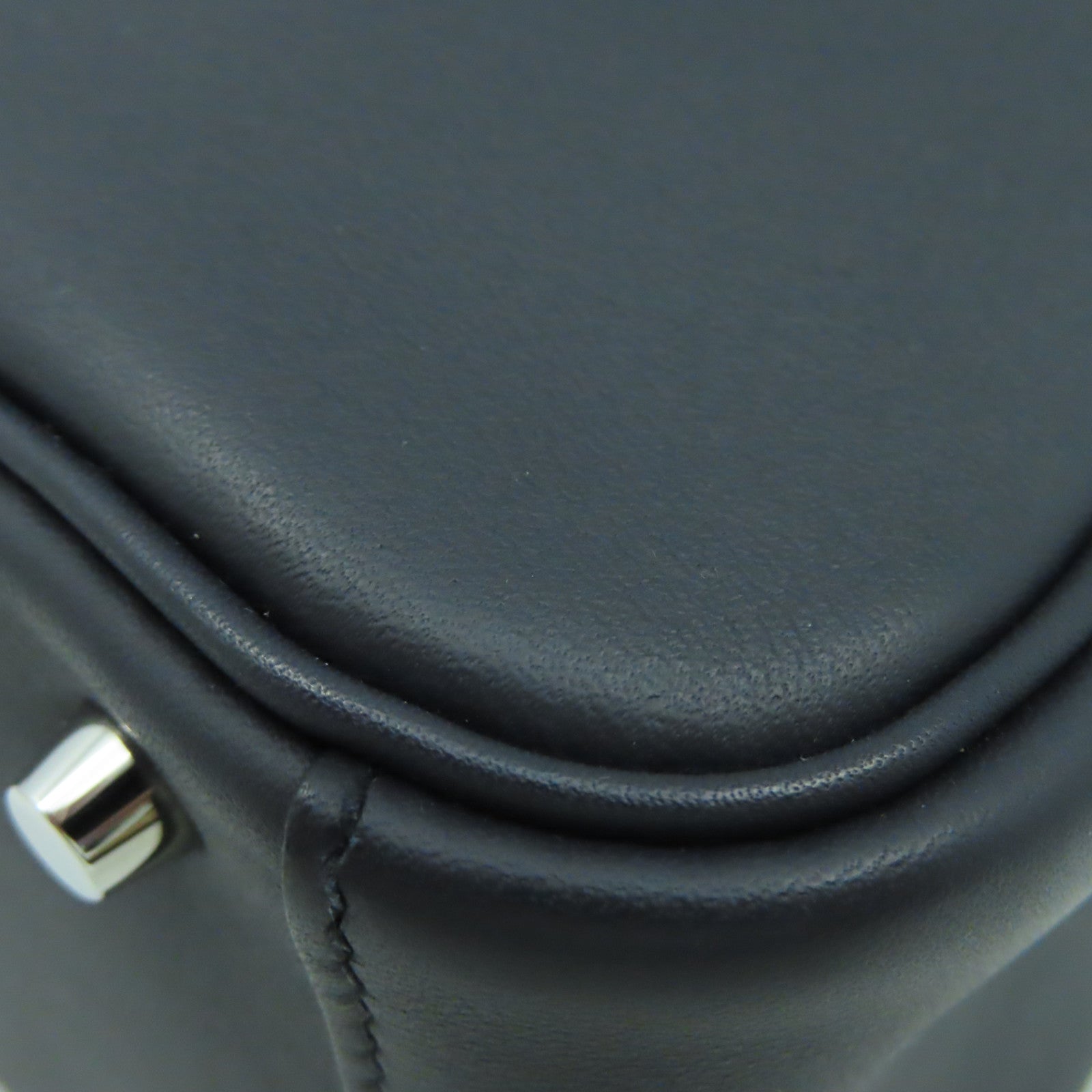 HERMES Swift皮革Mini Lindy銀扣肩背袋黑色