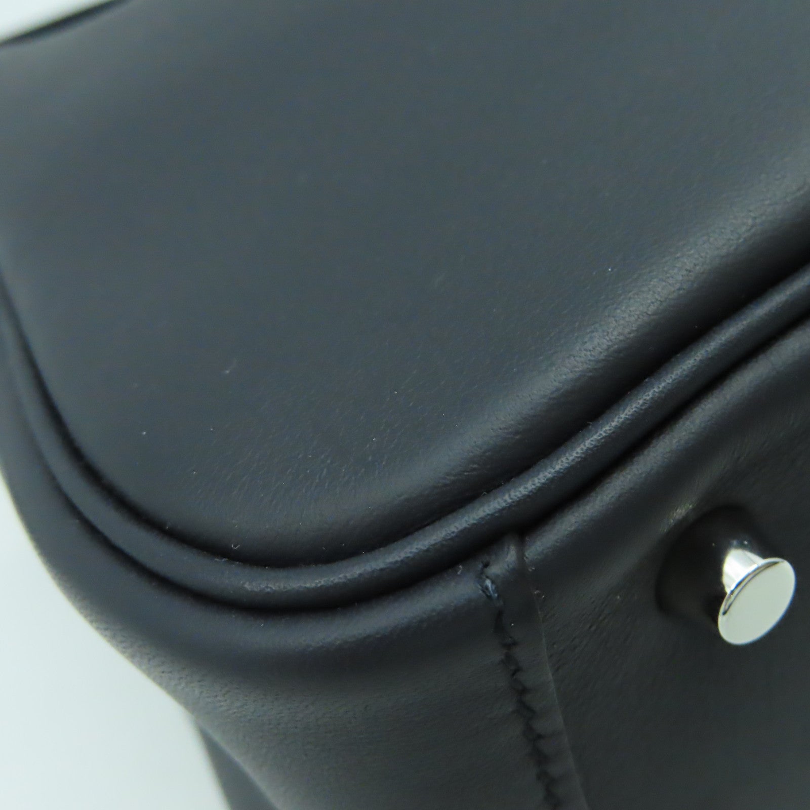 HERMES Swift皮革Mini Lindy銀扣肩背袋黑色
