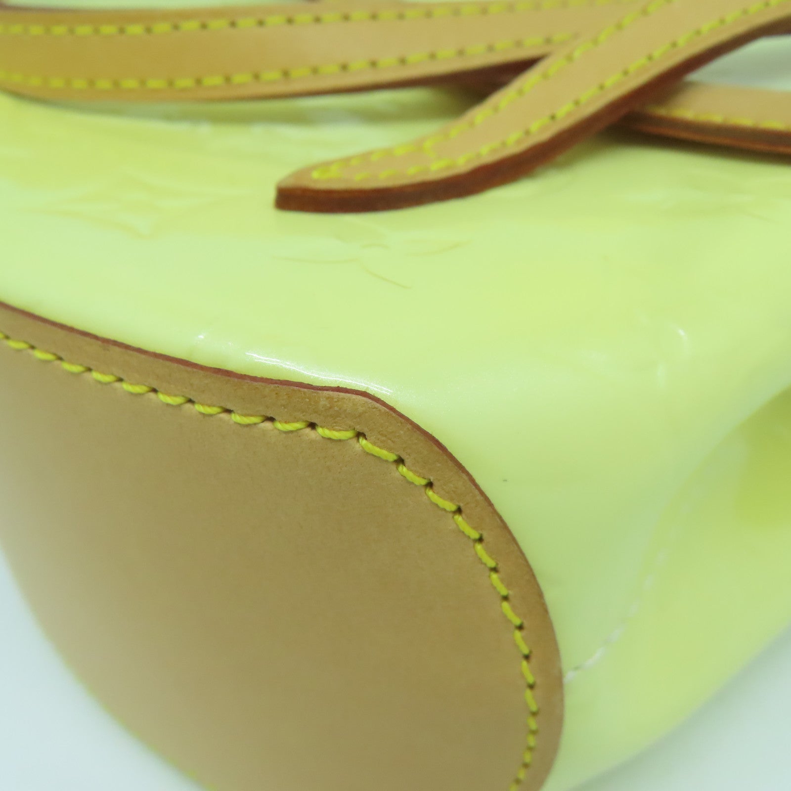 LOUIS VUITTON Vernis Biscayne金扣肩背袋黃色