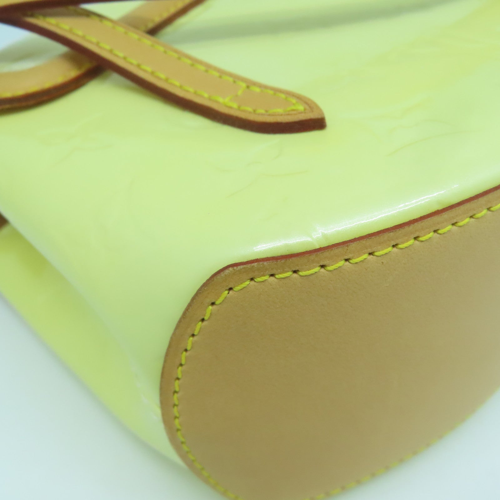 LOUIS VUITTON Vernis Biscayne金扣肩背袋黃色