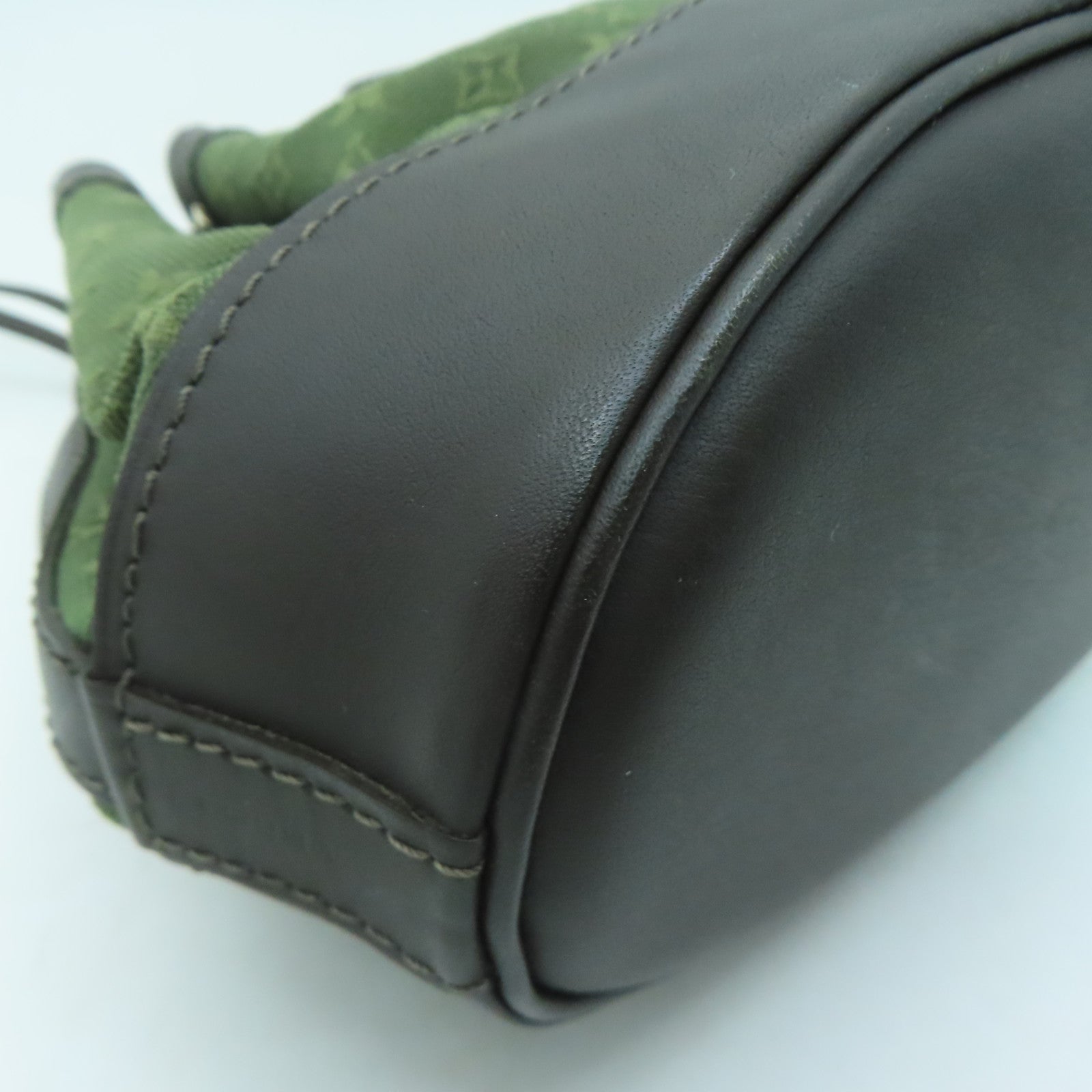 LOUIS VUITTON Monogram Mini Noelie金扣手挽袋綠色