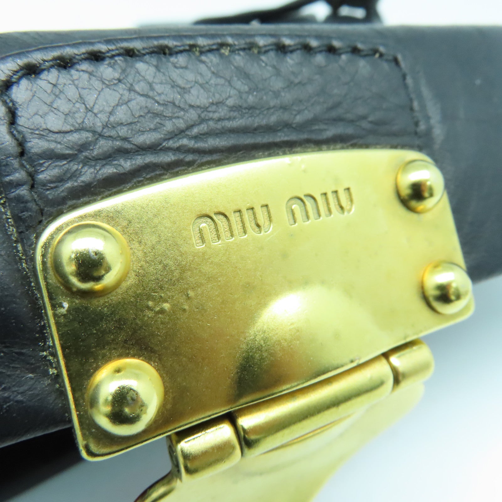 Miu Miu 皮革Shoulder Bag金扣肩背袋肩背袋黑色