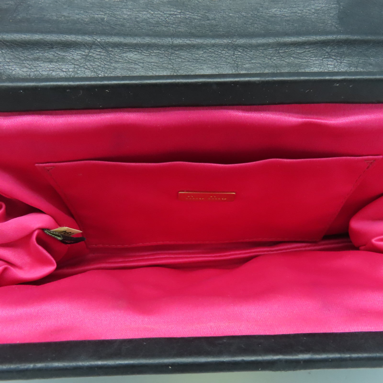 Miu Miu 皮革Shoulder Bag金扣肩背袋肩背袋黑色