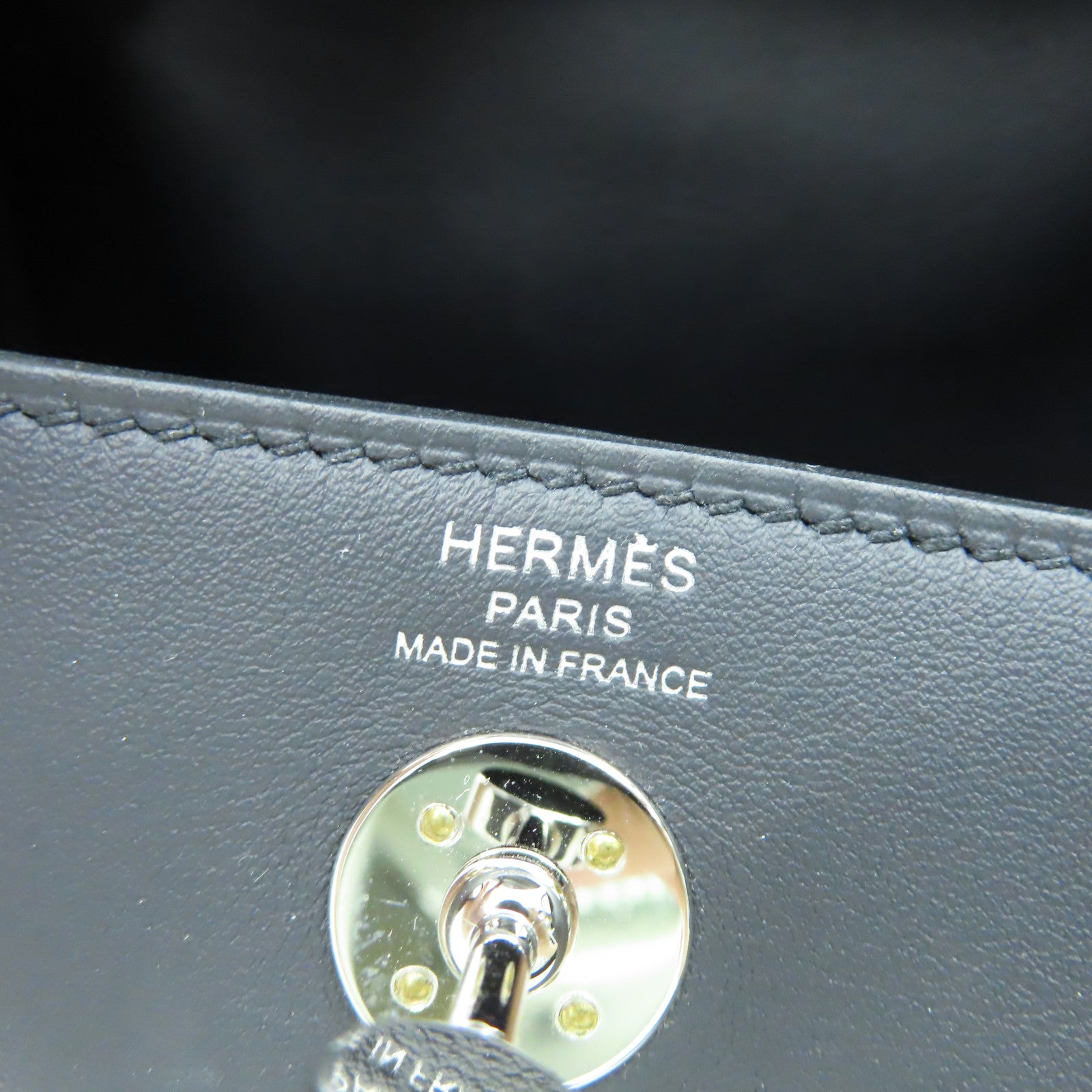 HERMES Swift皮革Mini Lindy銀扣肩背袋黑色