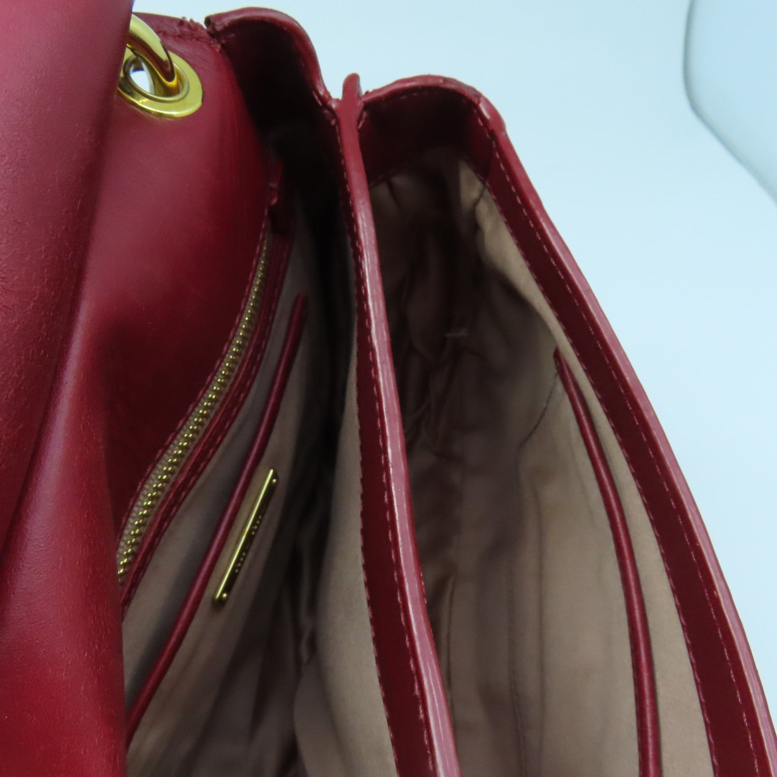 Miu Miu 牛皮皮革Shoulder Bag金扣鏈帶肩背袋紅色