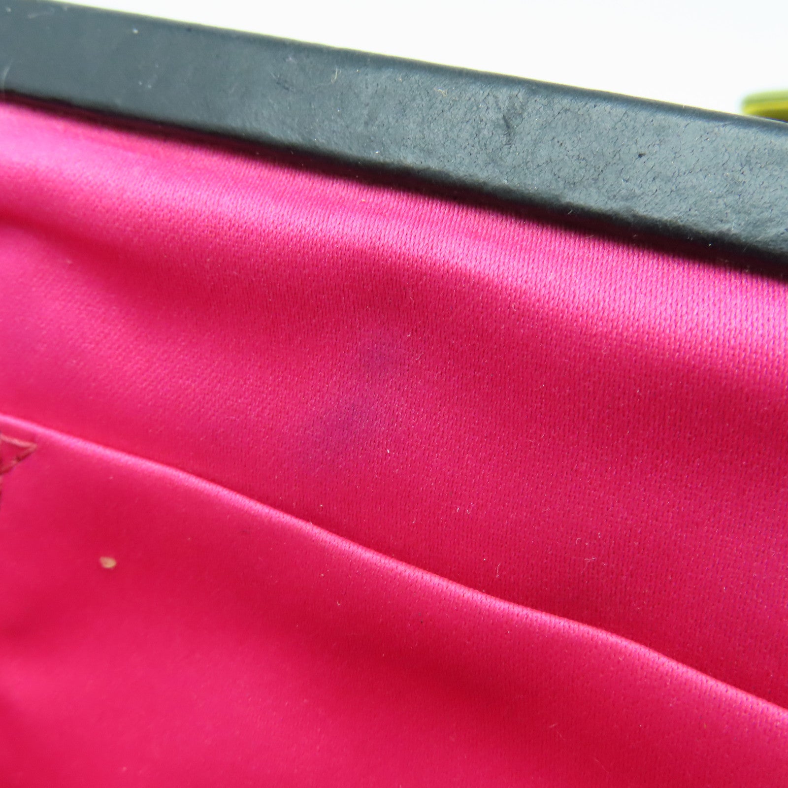 Miu Miu 皮革Shoulder Bag金扣肩背袋肩背袋黑色