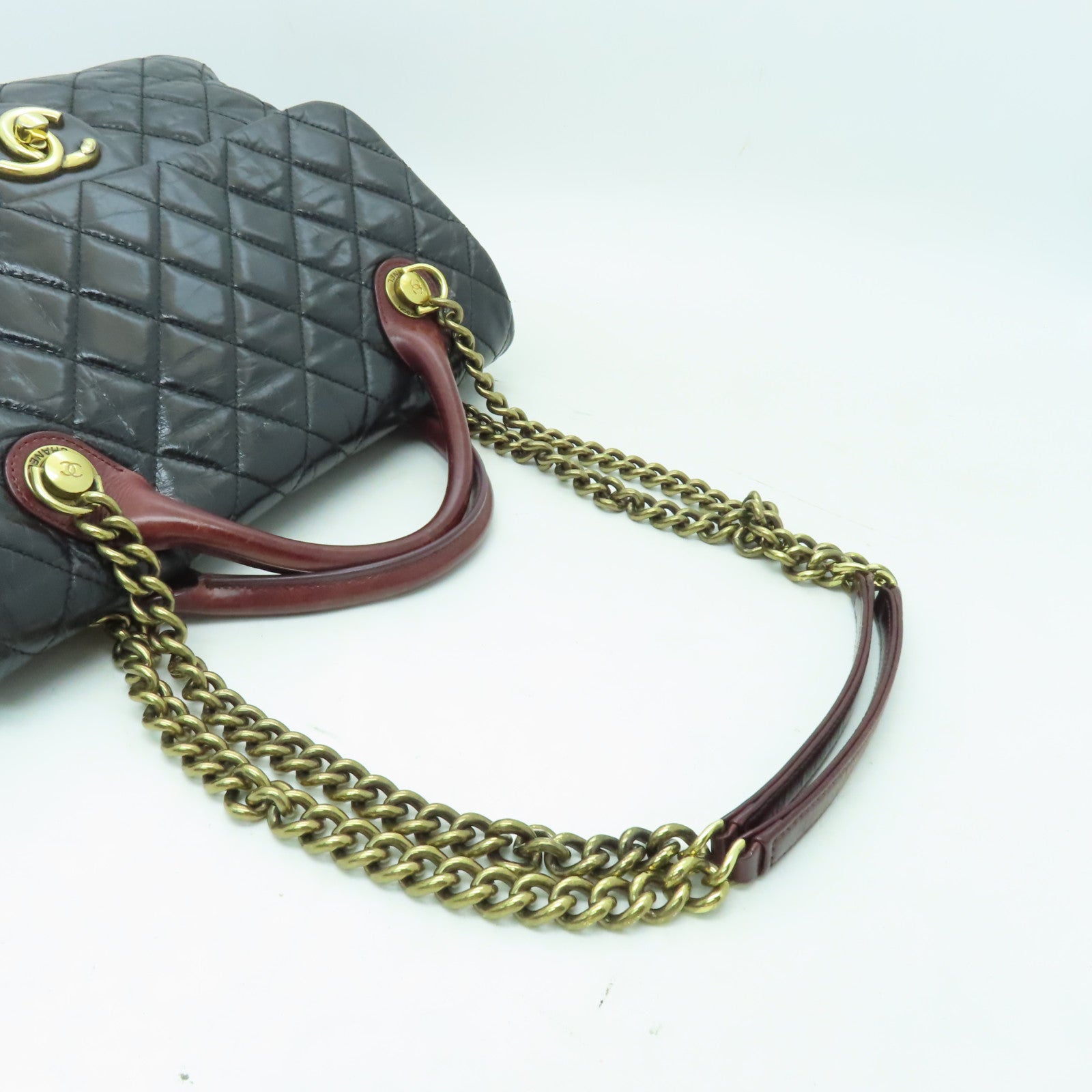 CHANEL 菱格牛皮皮革Shoulder Bag金扣鏈帶肩背袋黑色/紅色
