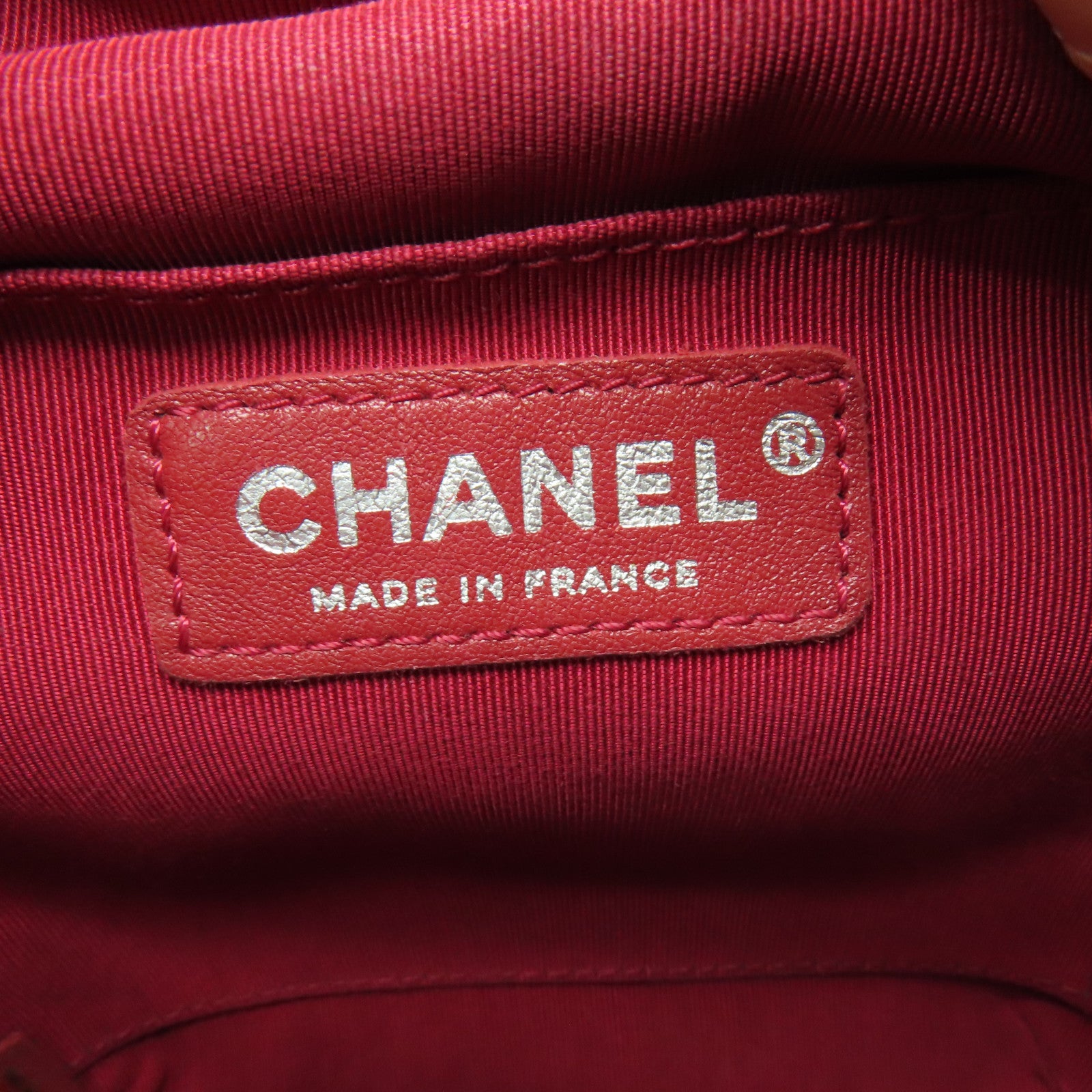 CHANEL 菱格皮革Gabrielle Bucket金扣/銀扣鏈帶肩背袋米色/黒色