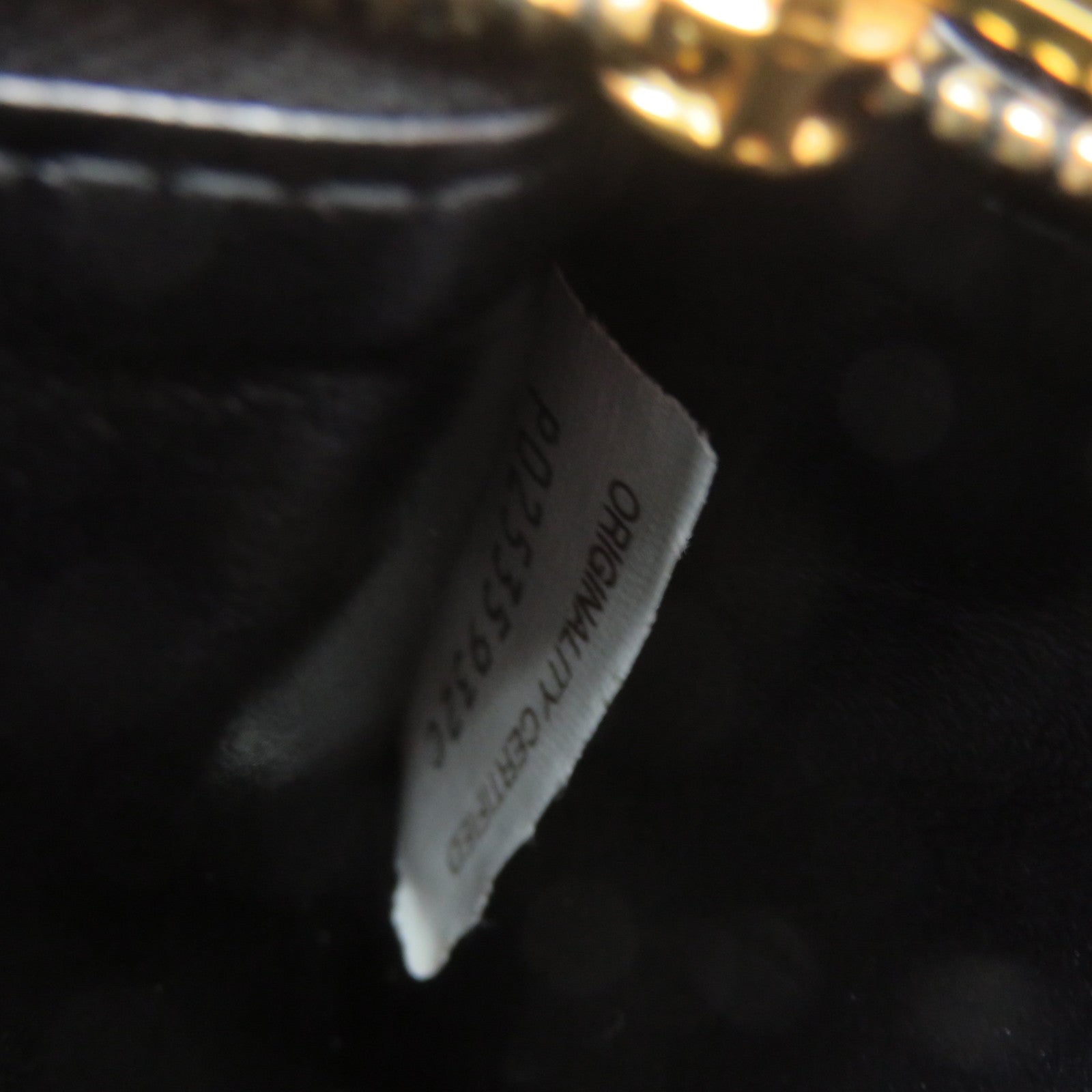 BOTTEGA VENETA Textured Leather Zipper Long wallet Black