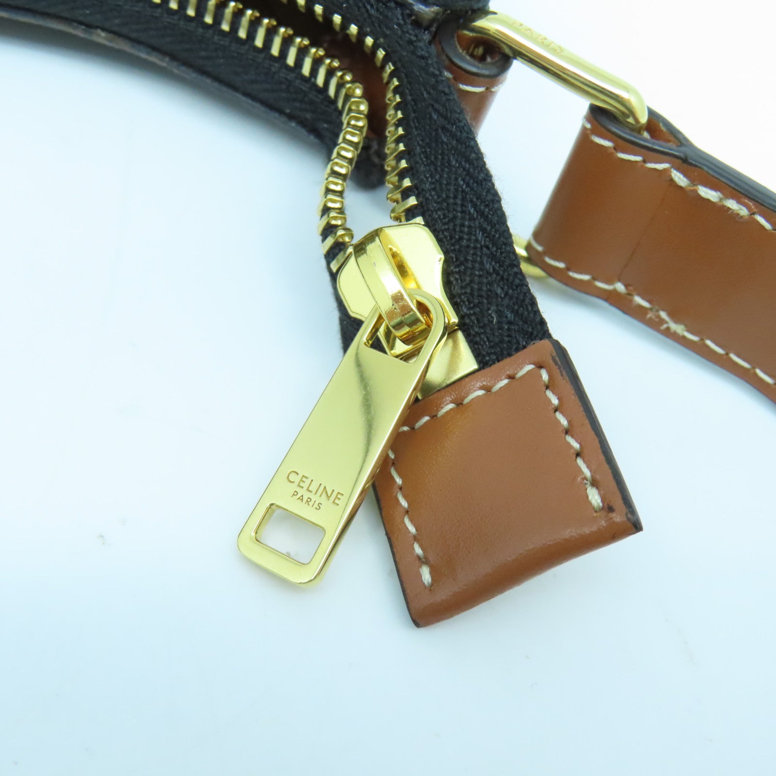 CELINE 塗層帆布Ava Bag金扣肩背袋啡色
