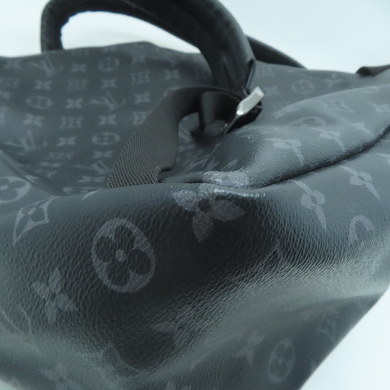 LOUIS VUITTON Monogram Eclipse Discovery PM銀扣背包黑色