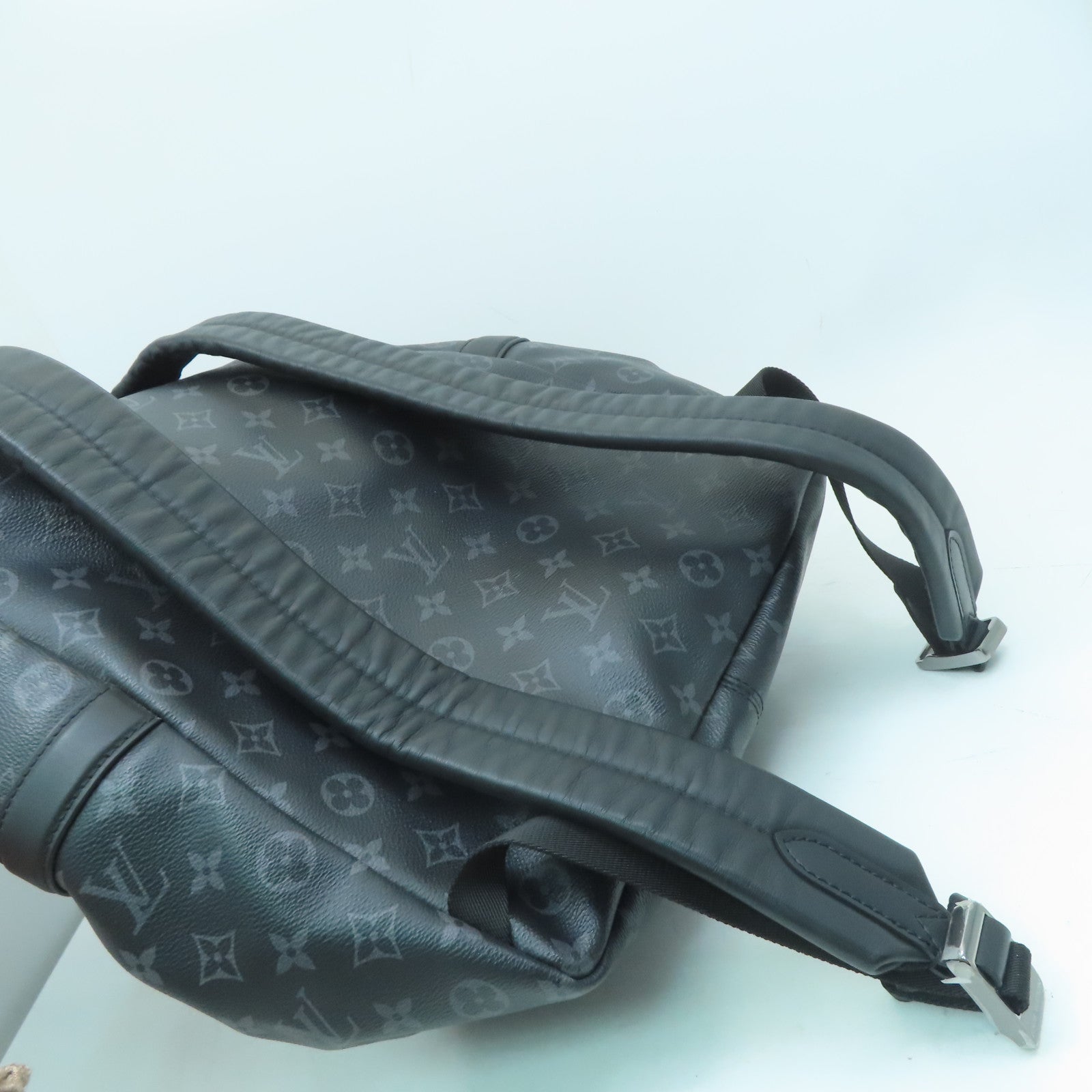 LOUIS VUITTON Monogram Eclipse Discovery PM銀扣背包黑色
