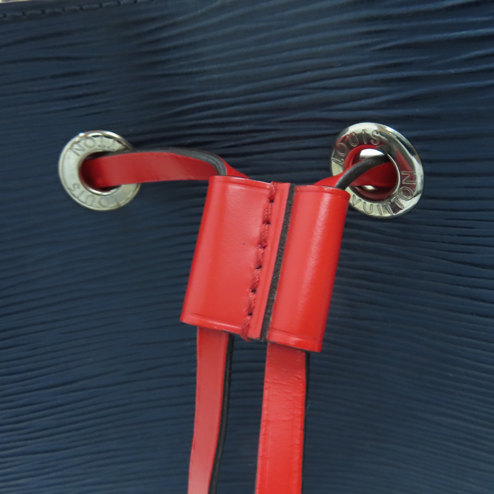 LOUIS VUITTON Epi Neo Noe MM銀扣肩背袋藍色/紅色
