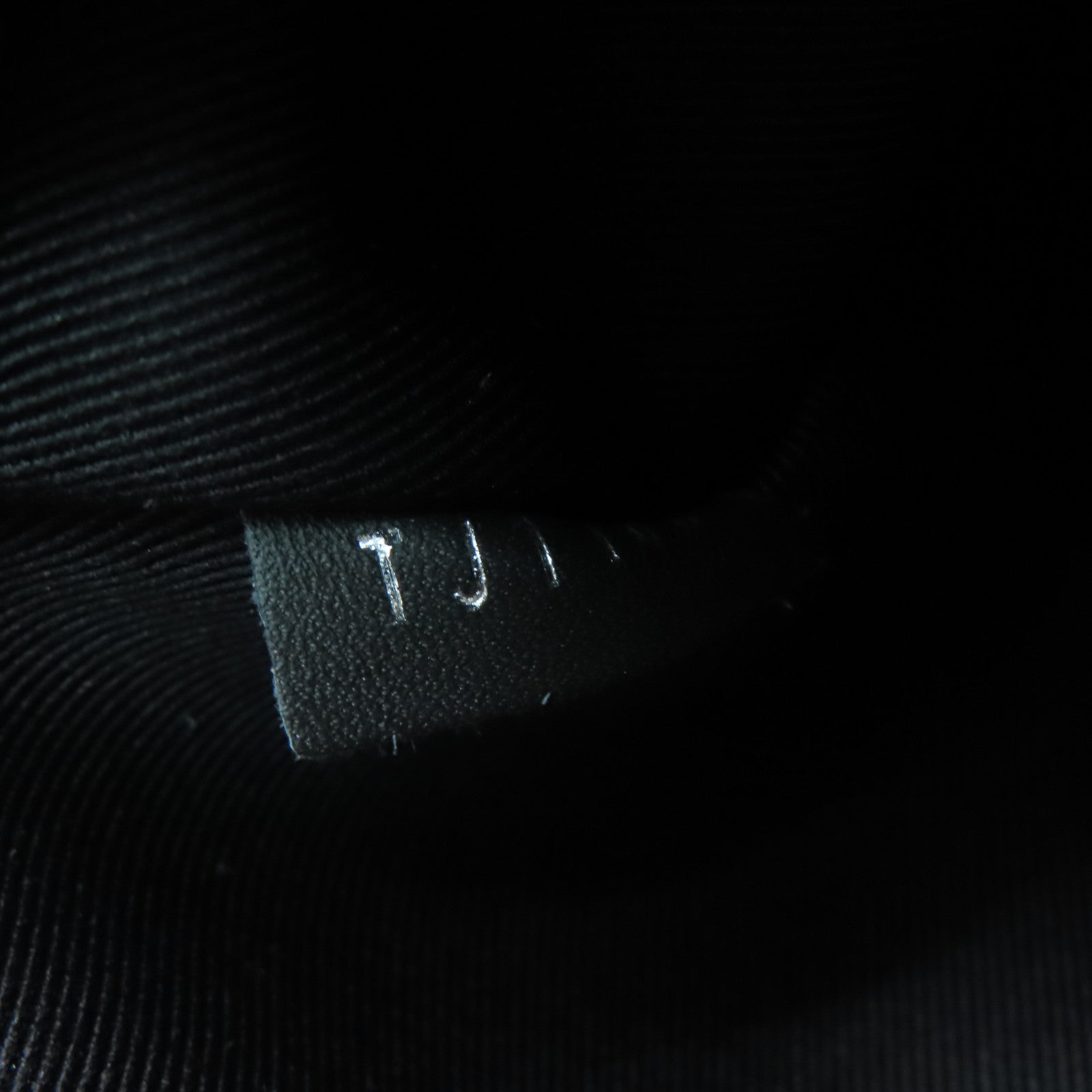 LOUIS VUITTON Monogram Eclipse Discovery PM銀扣背包黑色