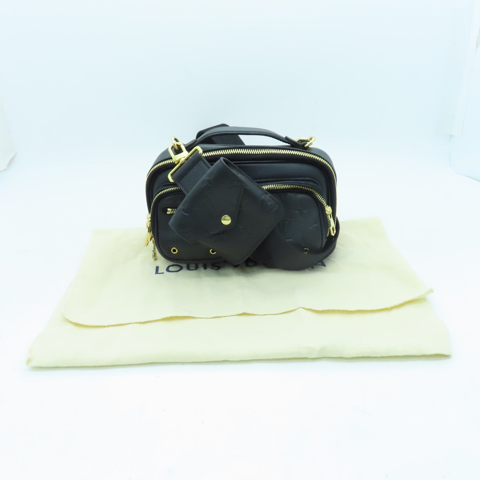 LOUIS VUITTON 牛皮皮革Utility Crossbody金扣肩背袋黑色