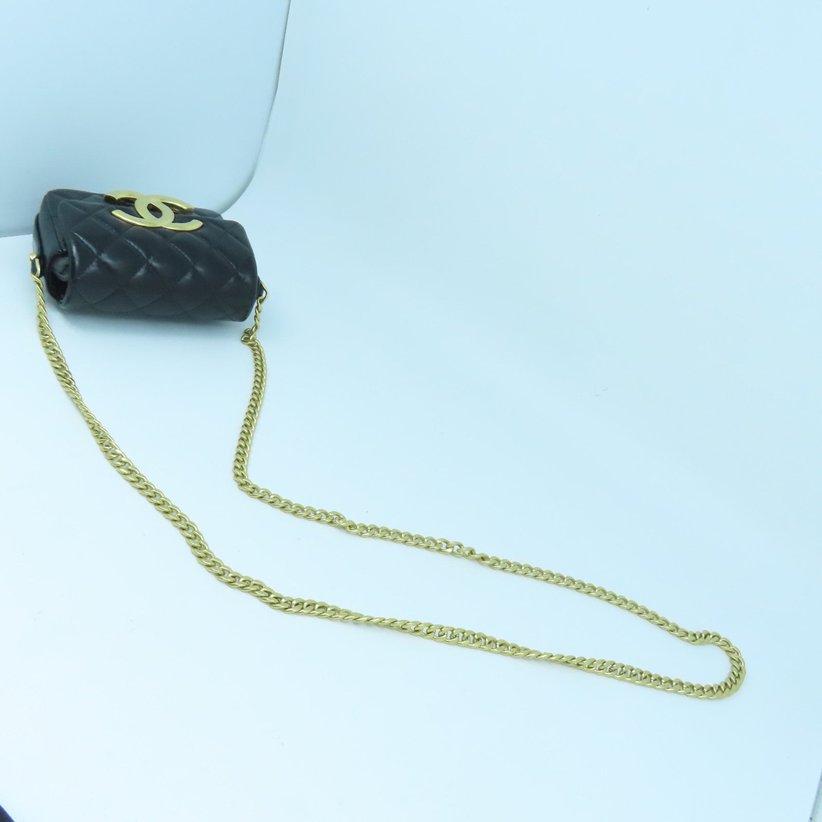 CHANEL 菱格皮革Mini Chain Bag金扣鏈帶肩背袋黑色