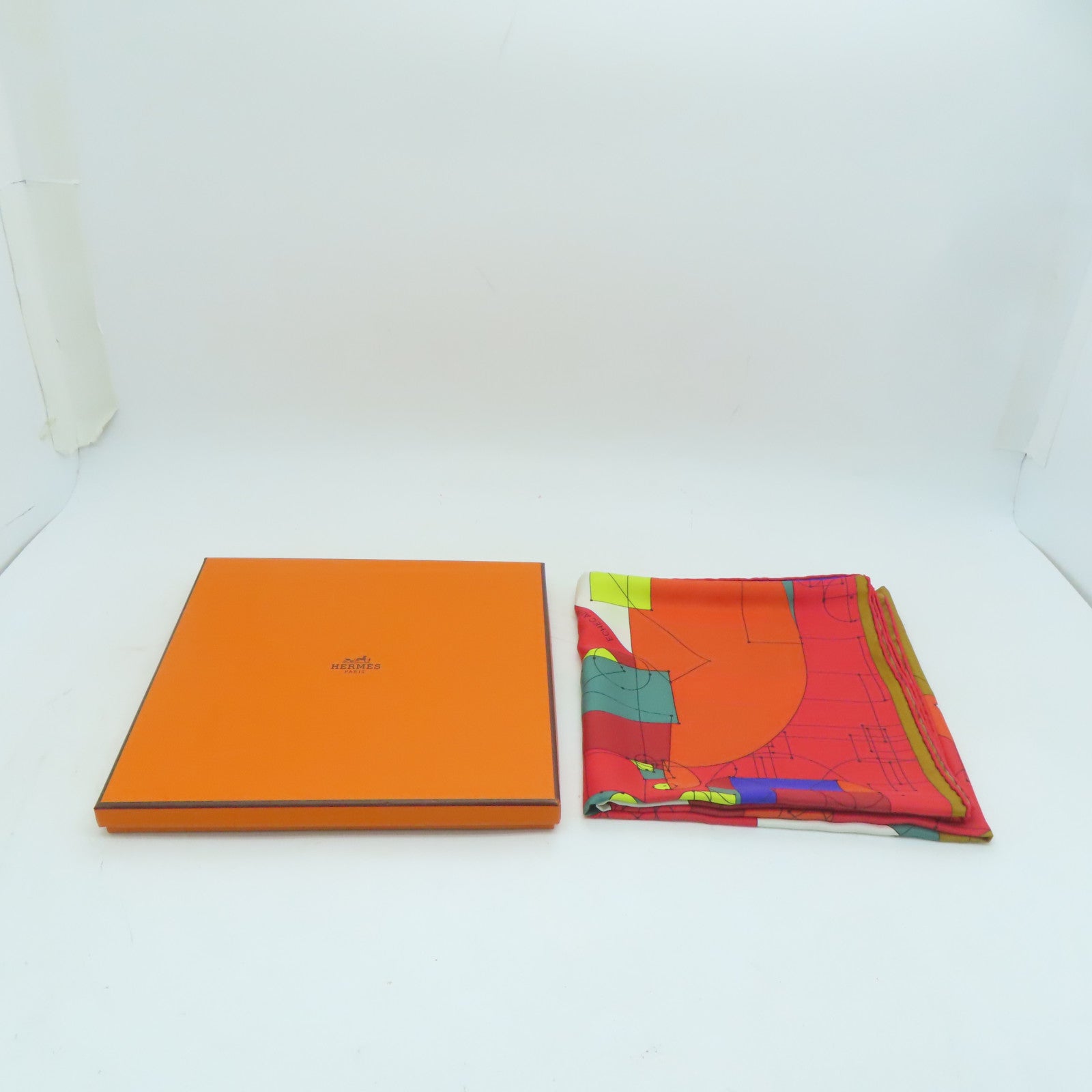 HERMES 【激減優惠】絲質Scarf 90x90絲巾紅色
