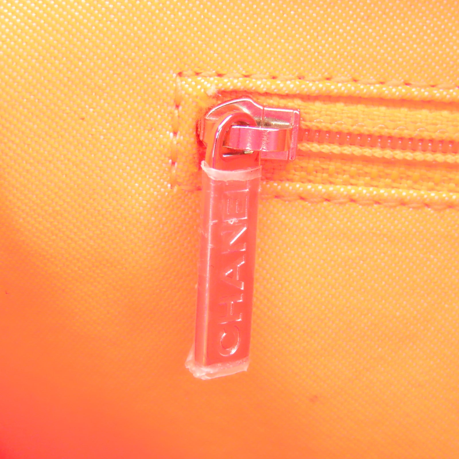 CHANEL 帆布Deauville PM銀扣手挽袋粉紅色