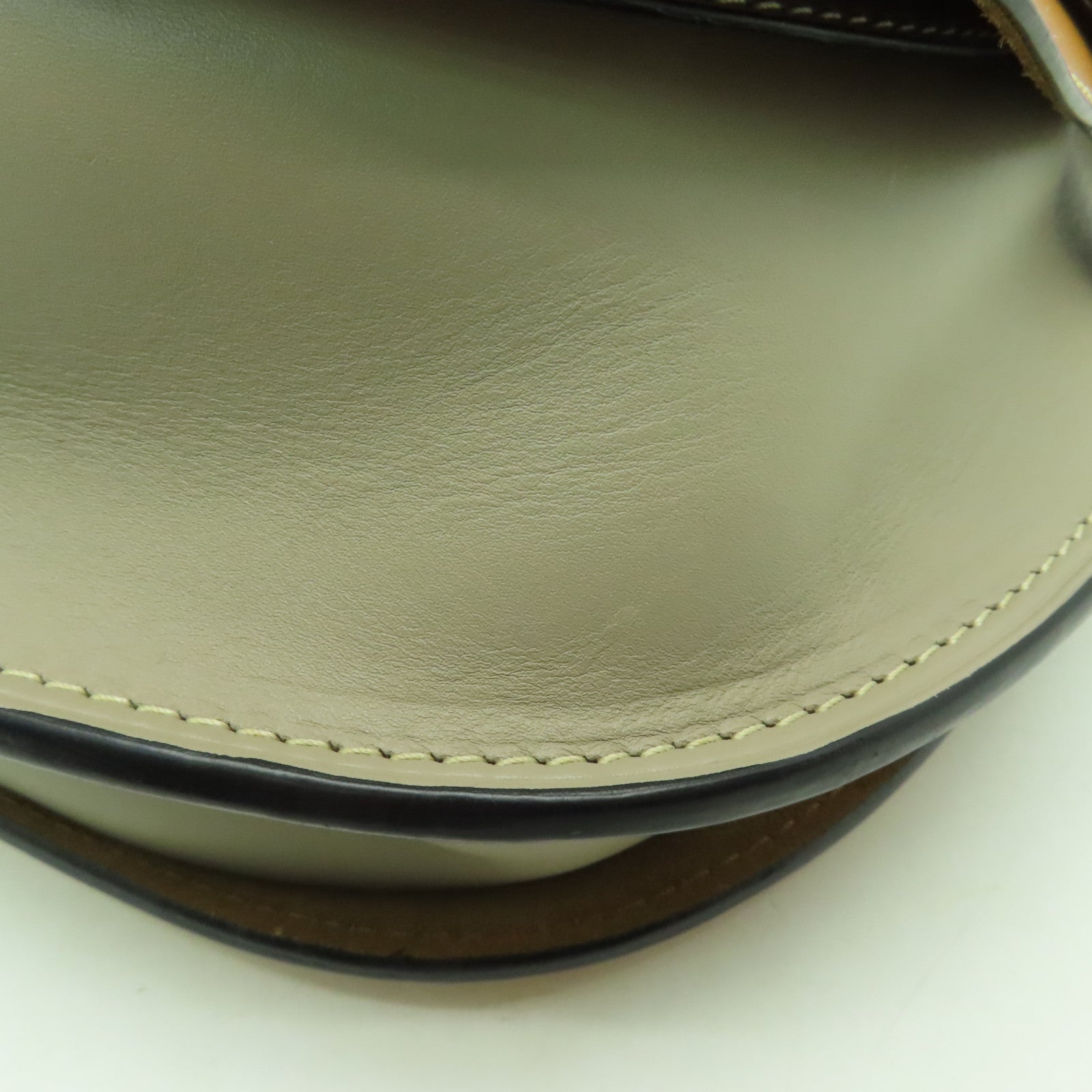 LOEWE 牛皮皮革Gate金扣肩背袋啡色/灰色