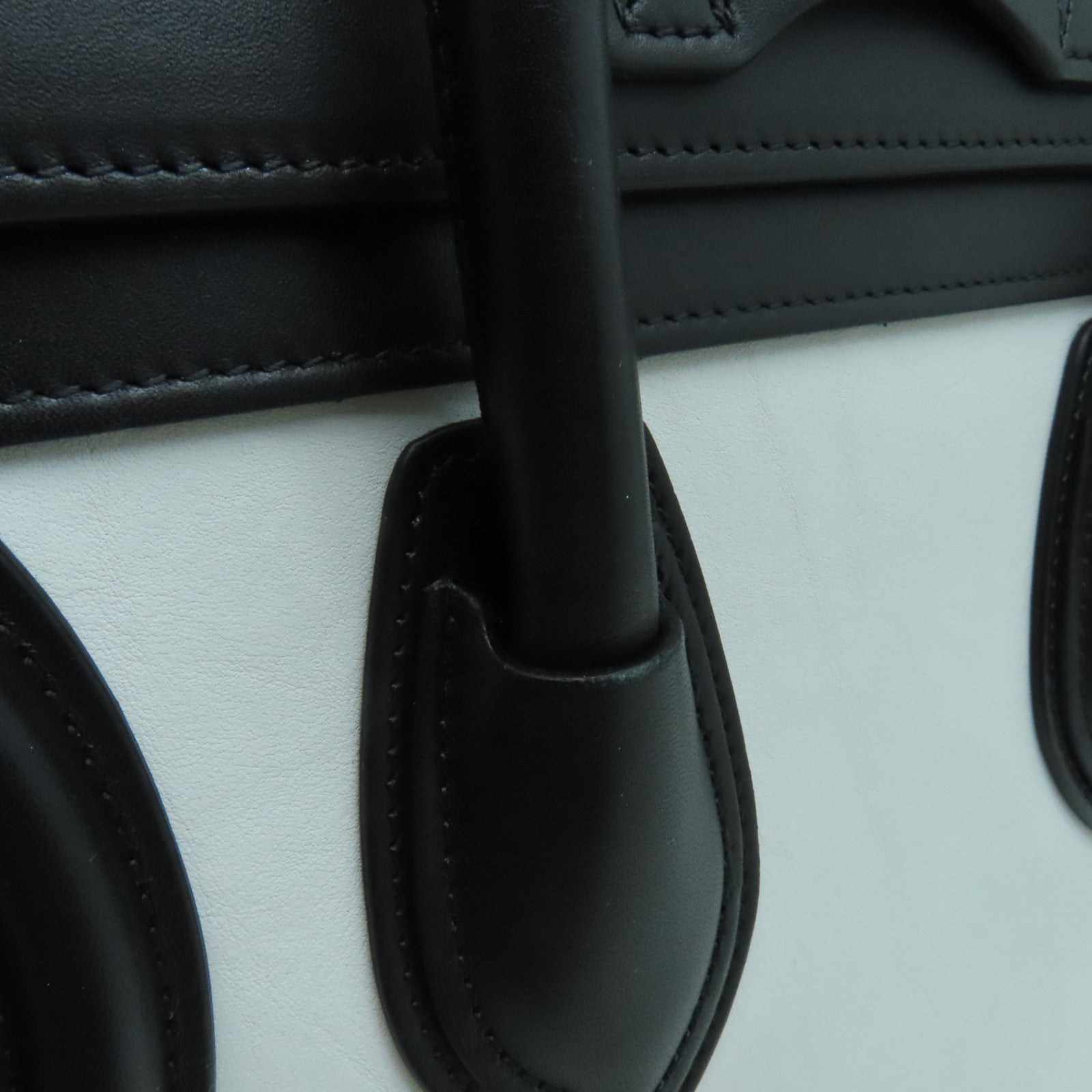 CELINE 牛皮皮革Micro Luggage金扣手挽袋白色/黑色/绿色