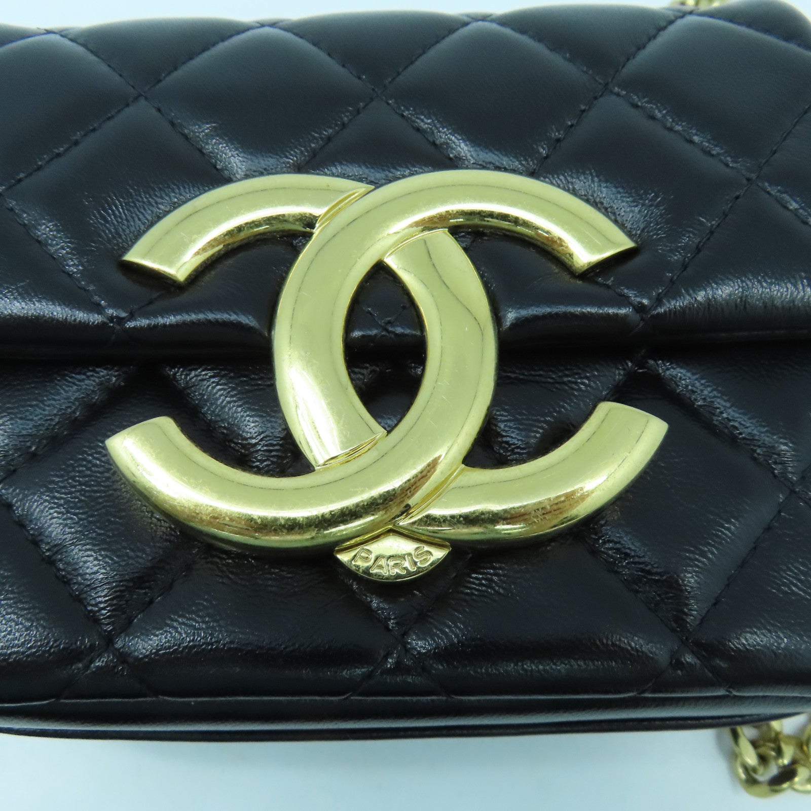 CHANEL 菱格皮革Mini Chain Bag金扣鏈帶肩背袋黑色