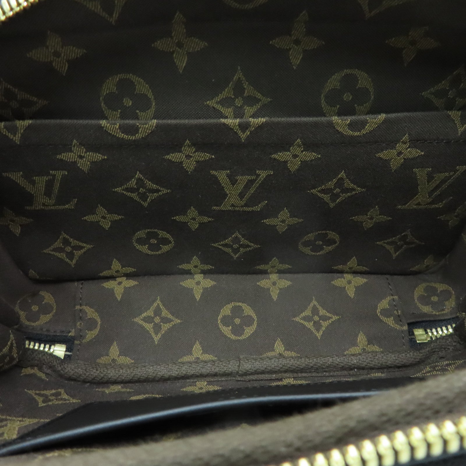LOUIS VUITTON 牛皮皮革Utility Crossbody金扣肩背袋黑色