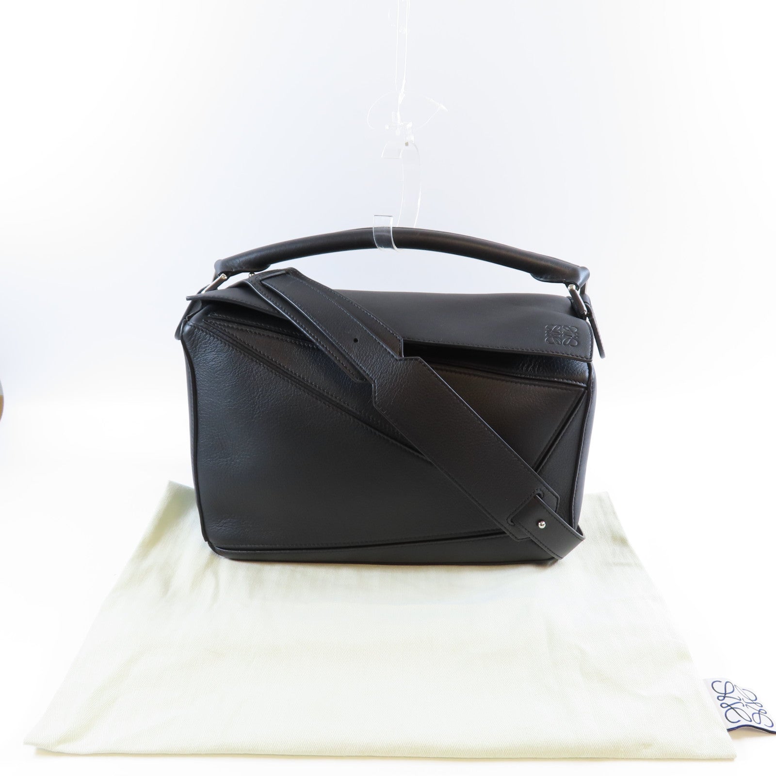 LOEWE 牛皮皮革Puzzle銀扣手挽肩背兩用袋黑色