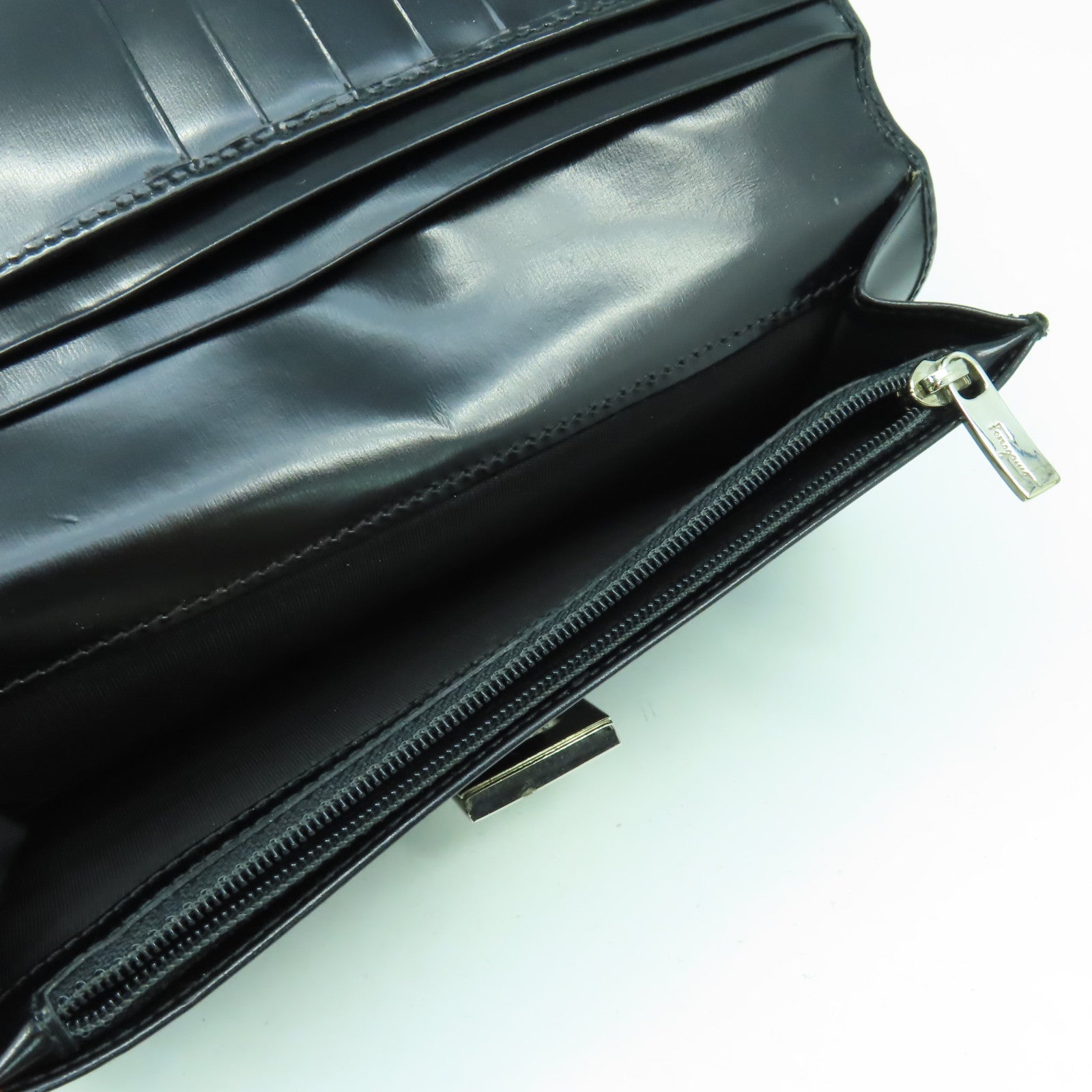 Salvatore Ferragamo 漆皮皮革Long Wallet銀扣長錢包黑色
