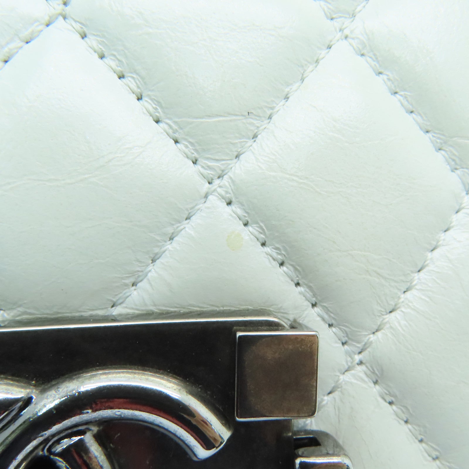CHANEL 菱格牛皮皮革Shoulder Bag銀扣鏈帶肩背袋白色