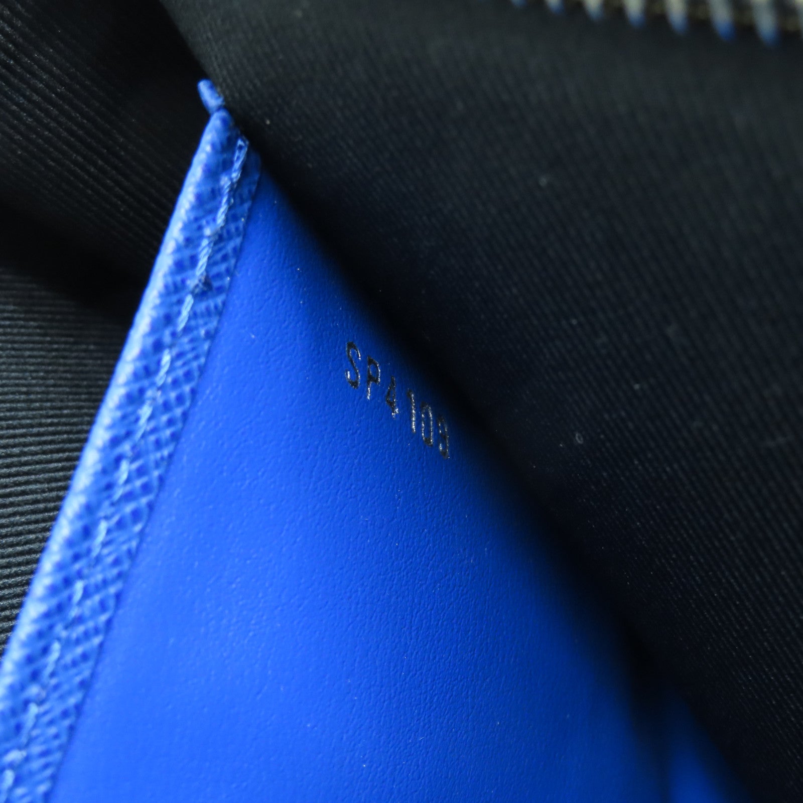 LOUIS VUITTON 【激減優惠】Damier Graphite Pochette Voyage銀扣手拿包黑色灰色