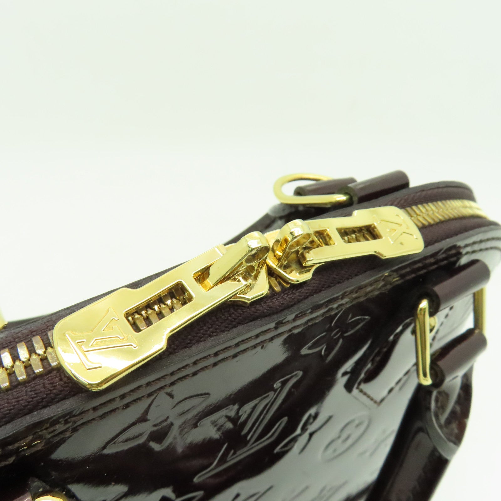 LOUIS VUITTON Monogram Vernis Alma BB gold buckle shoulder shoulder dual-purpose bag wine red