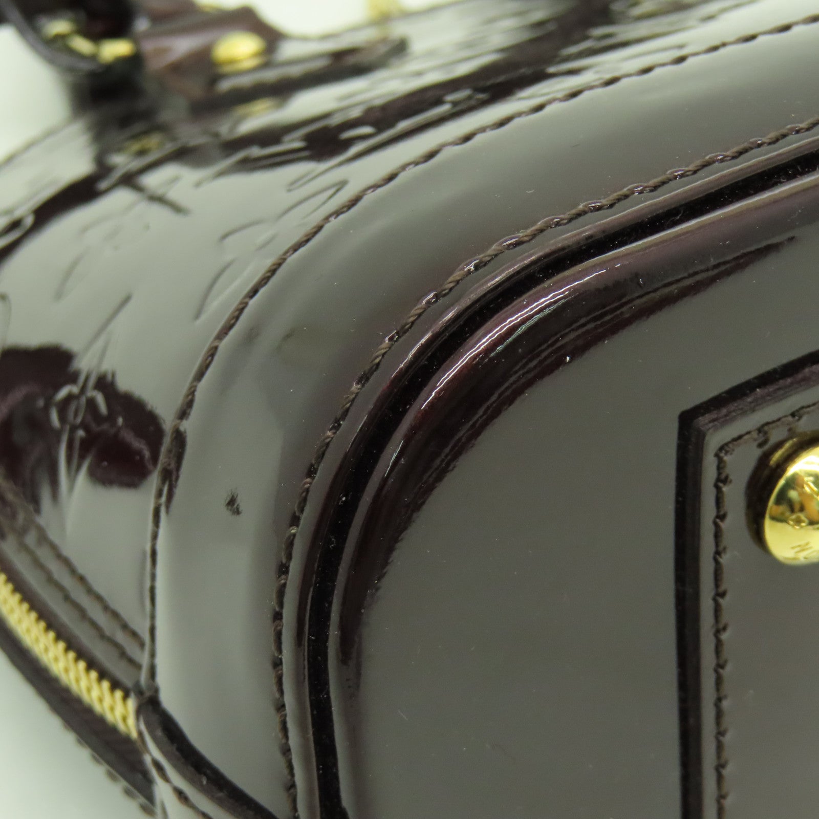 LOUIS VUITTON Monogram Vernis Alma BB gold buckle shoulder shoulder dual-purpose bag wine red
