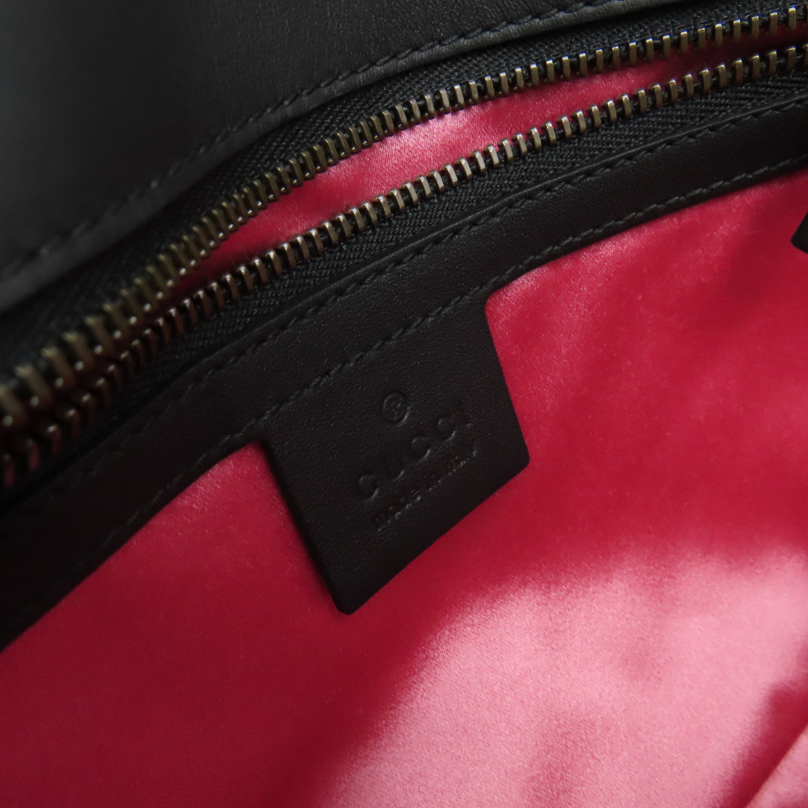 GUCCI 天鵝絨GG Marmont Chain Shoulder Bag金扣鏈帶肩背袋黒色