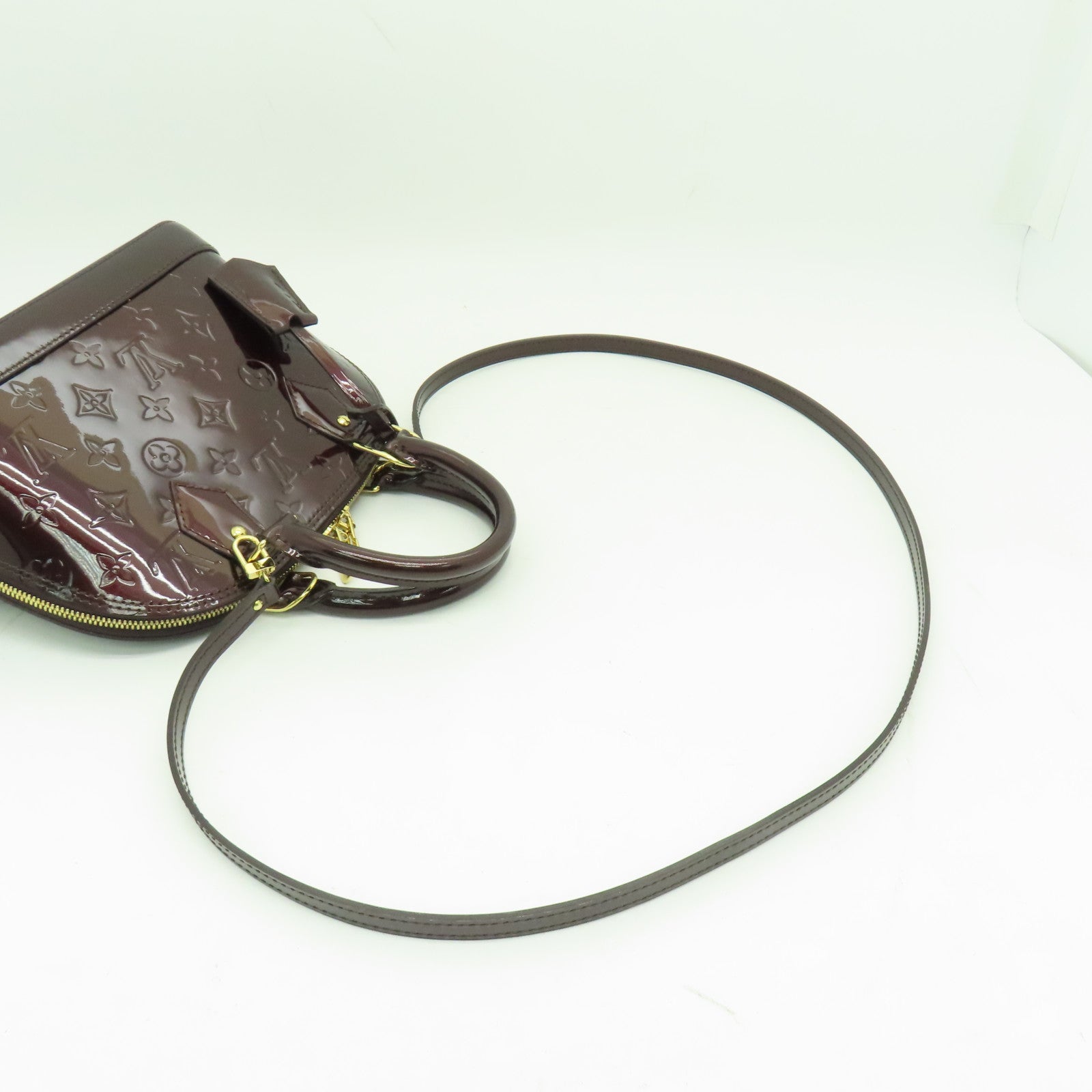 LOUIS VUITTON Monogram Vernis Alma BB gold buckle shoulder shoulder dual-purpose bag wine red