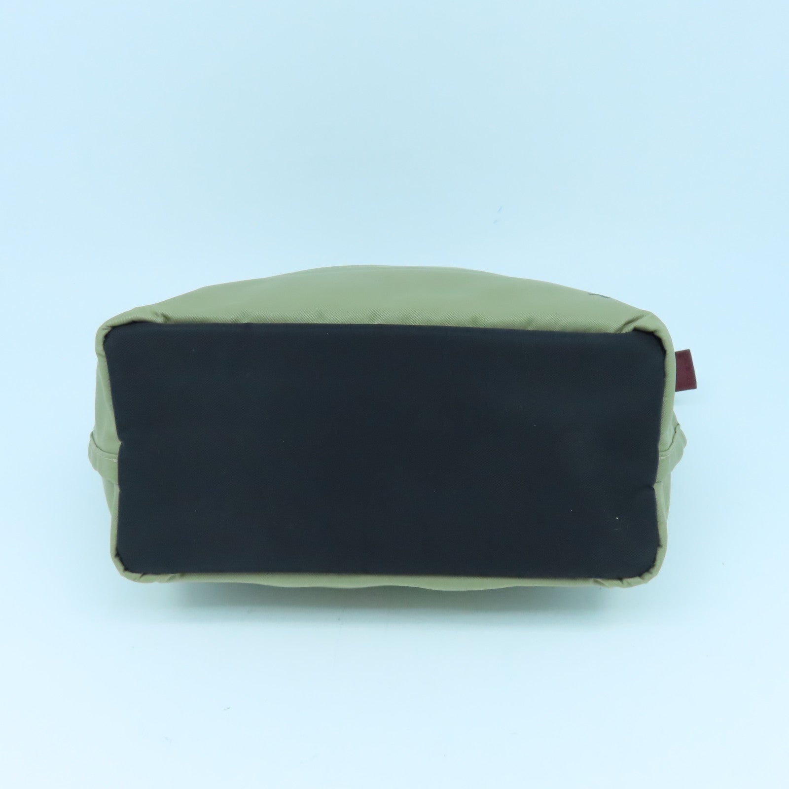 agnes b. 尼龍Handbag銀扣手挽袋卡其色