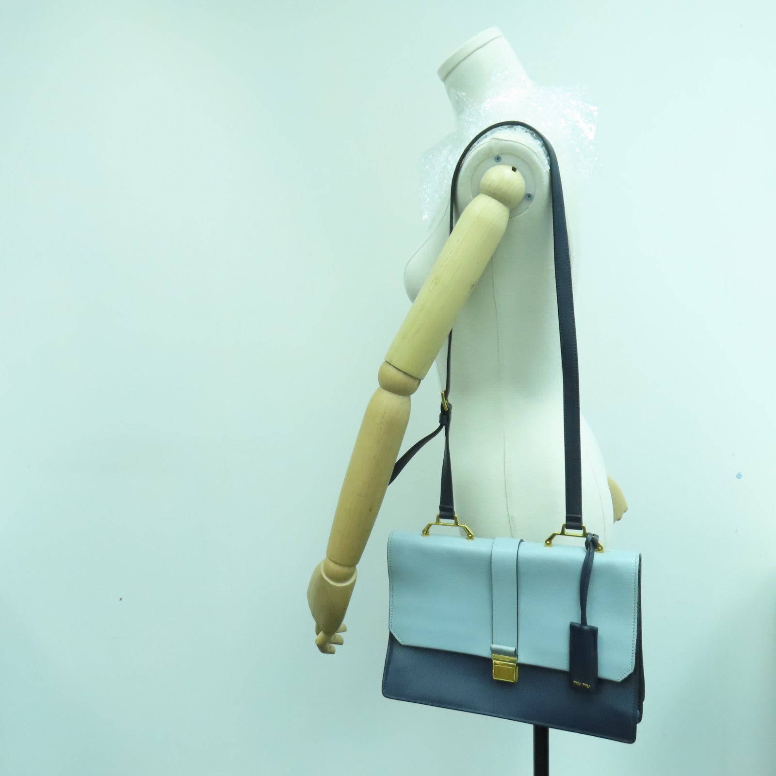 Miu Miu 牛皮皮革Shoulder Bag金扣肩背袋蓝色