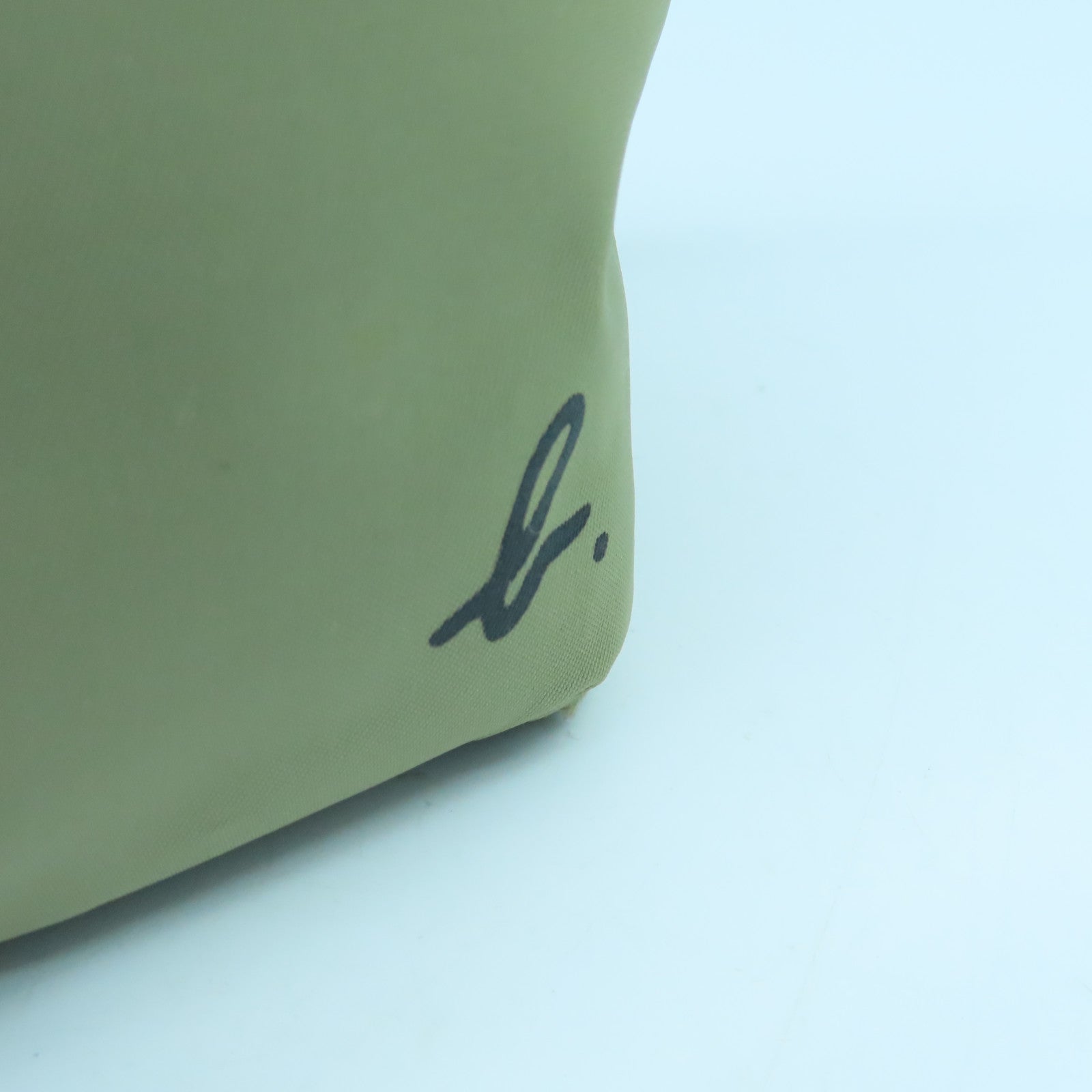 agnes b. 尼龍Handbag銀扣手挽袋卡其色