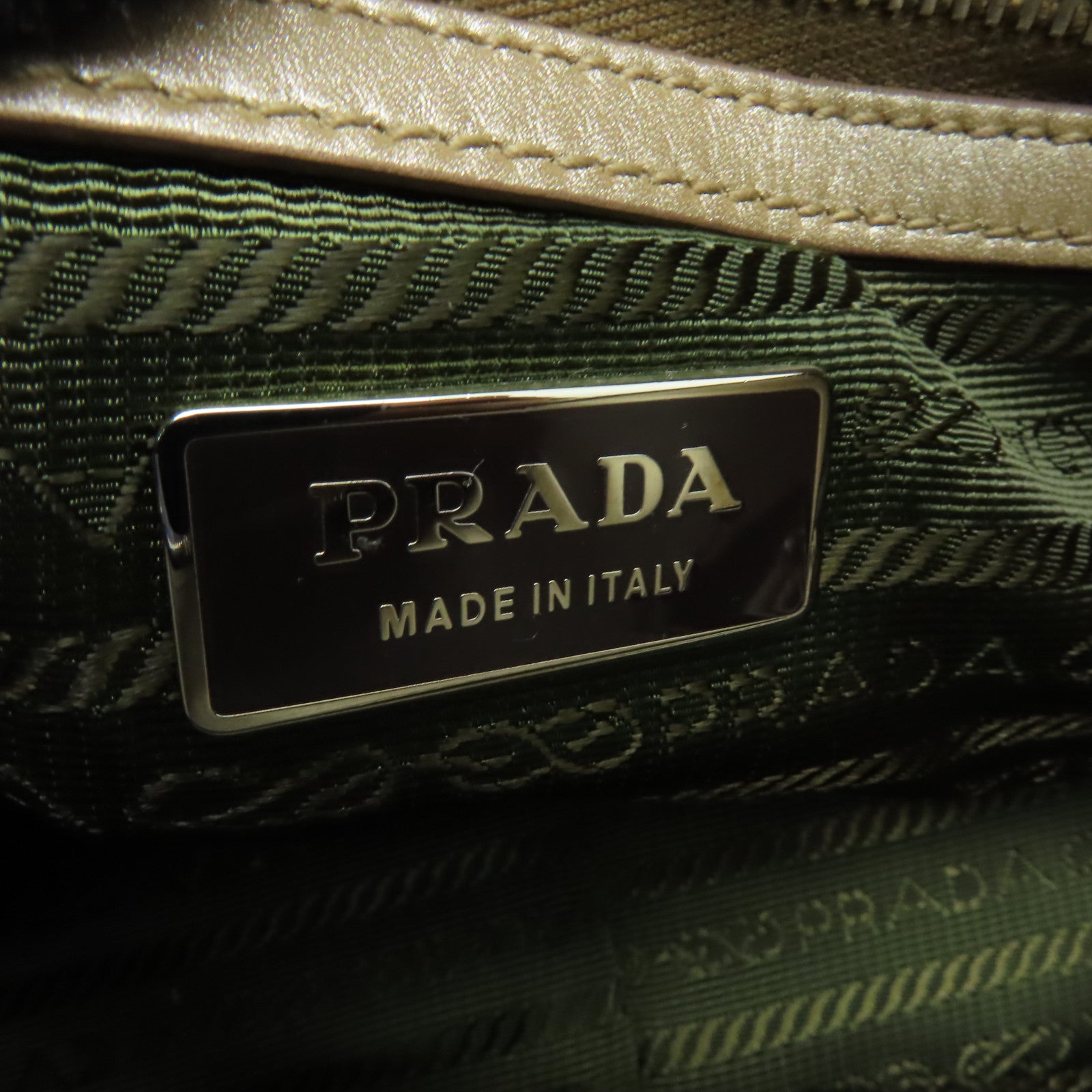 PRADA 羊皮皮革NAPPA GAUFRE銀扣手挽肩背兩用袋米色
