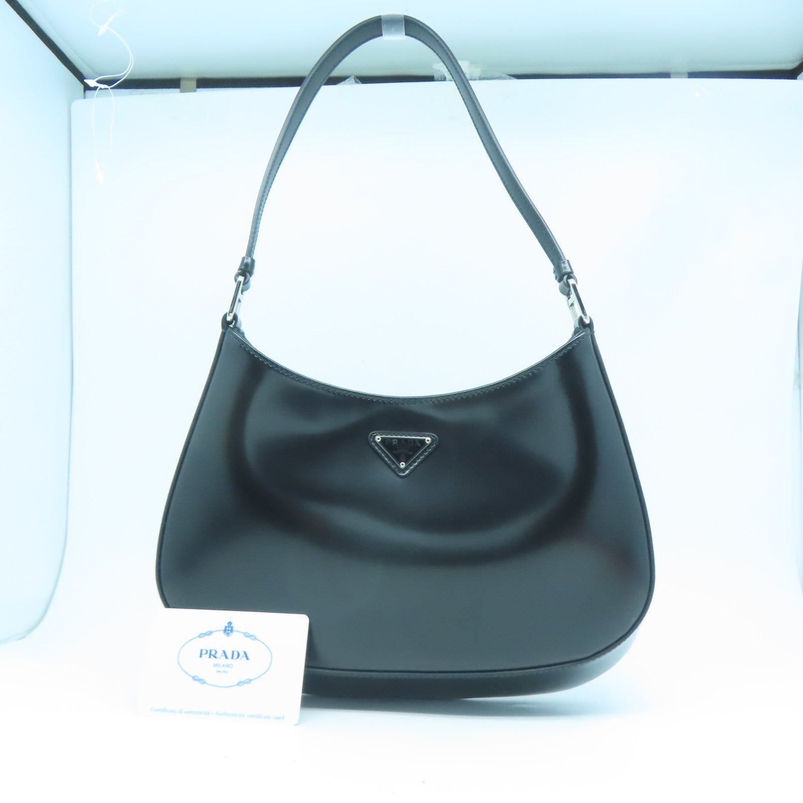 PRADA 皮革Cleo Shoulder銀扣肩背袋黑色