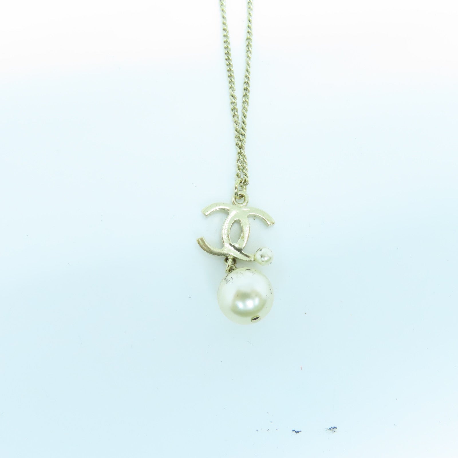 CHANEL metal Necklace necklace gold